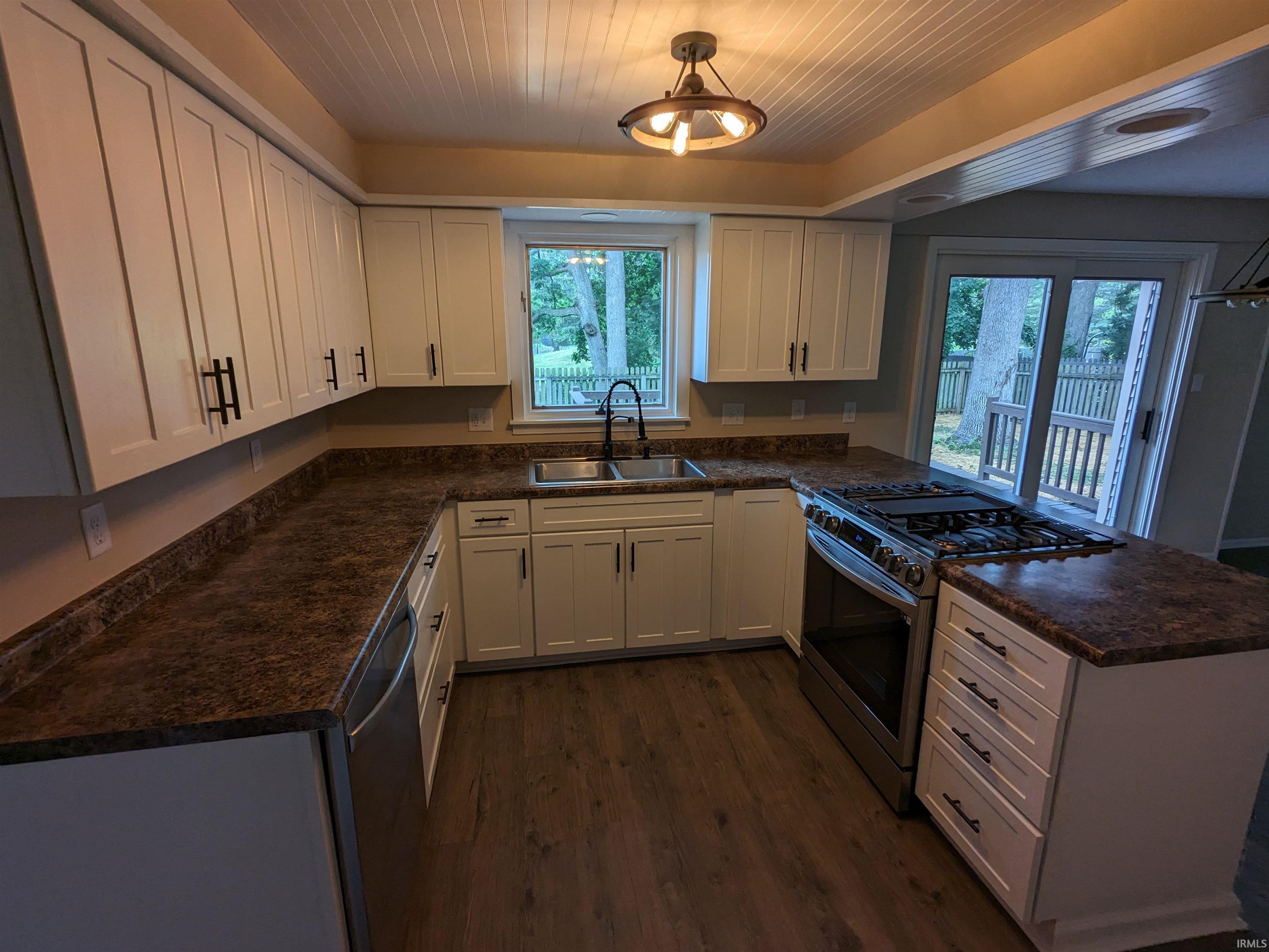 8406 Quincy
