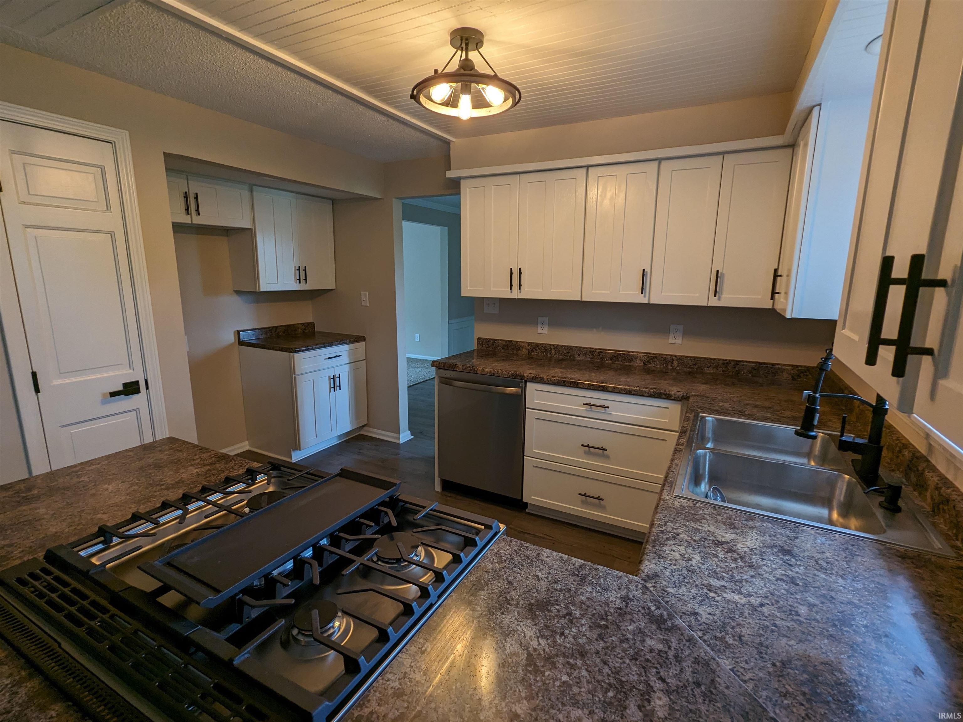 8406 Quincy