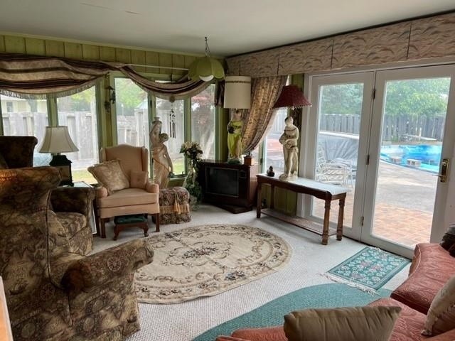 1001 Crestview