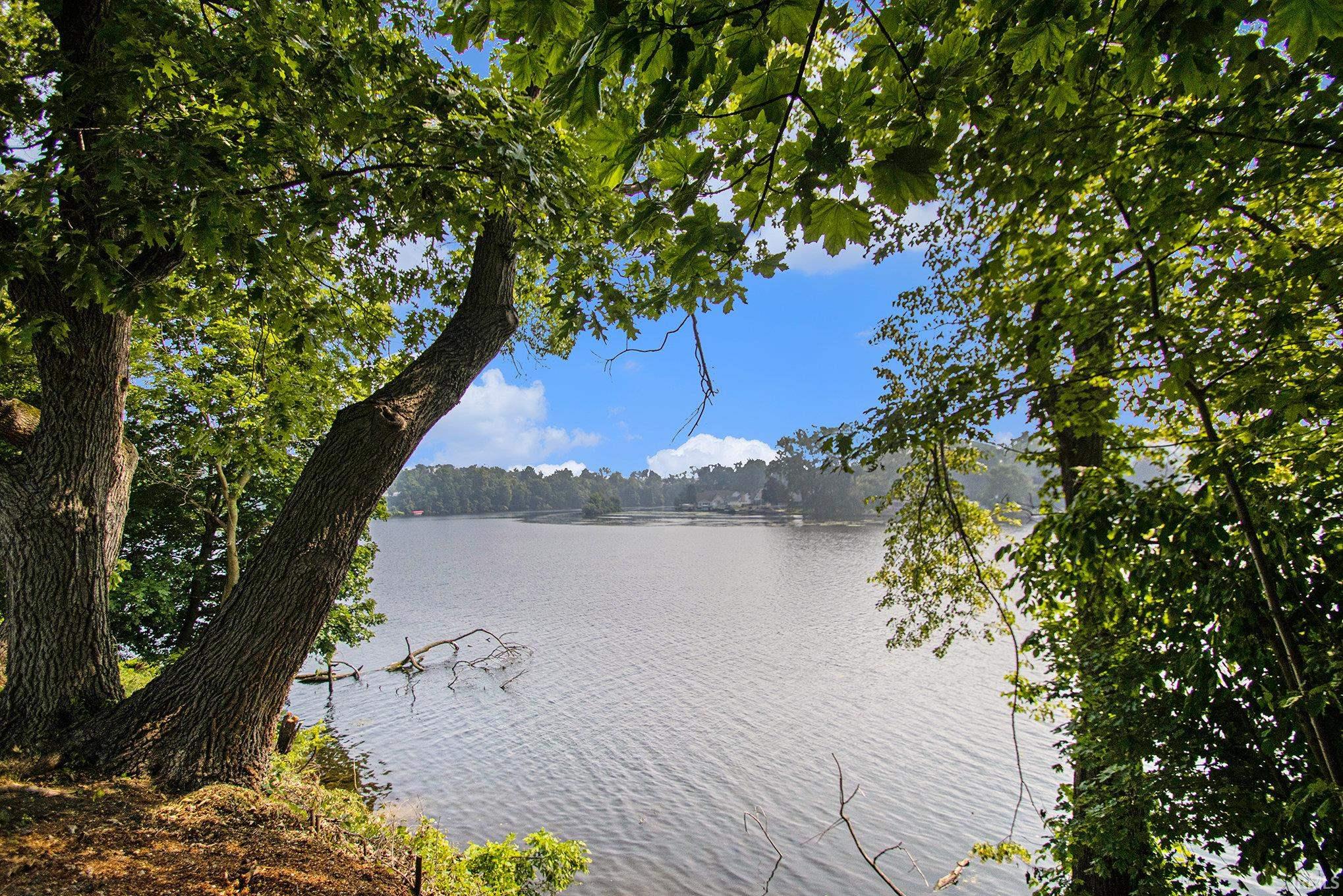 55660 Riverview Manor