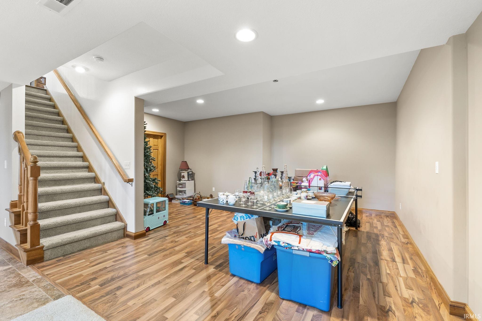 3863 Westport