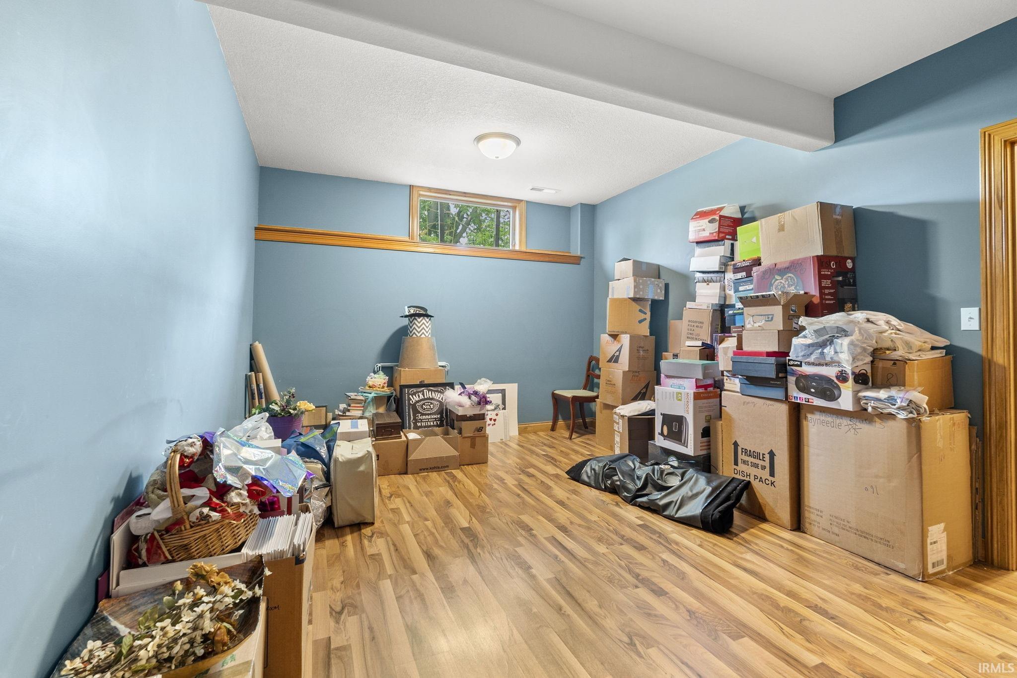 3863 Westport