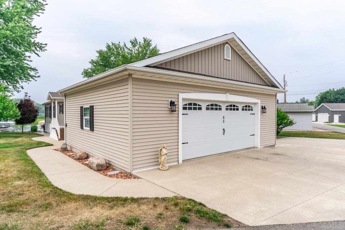 5110 450 W Lot 85