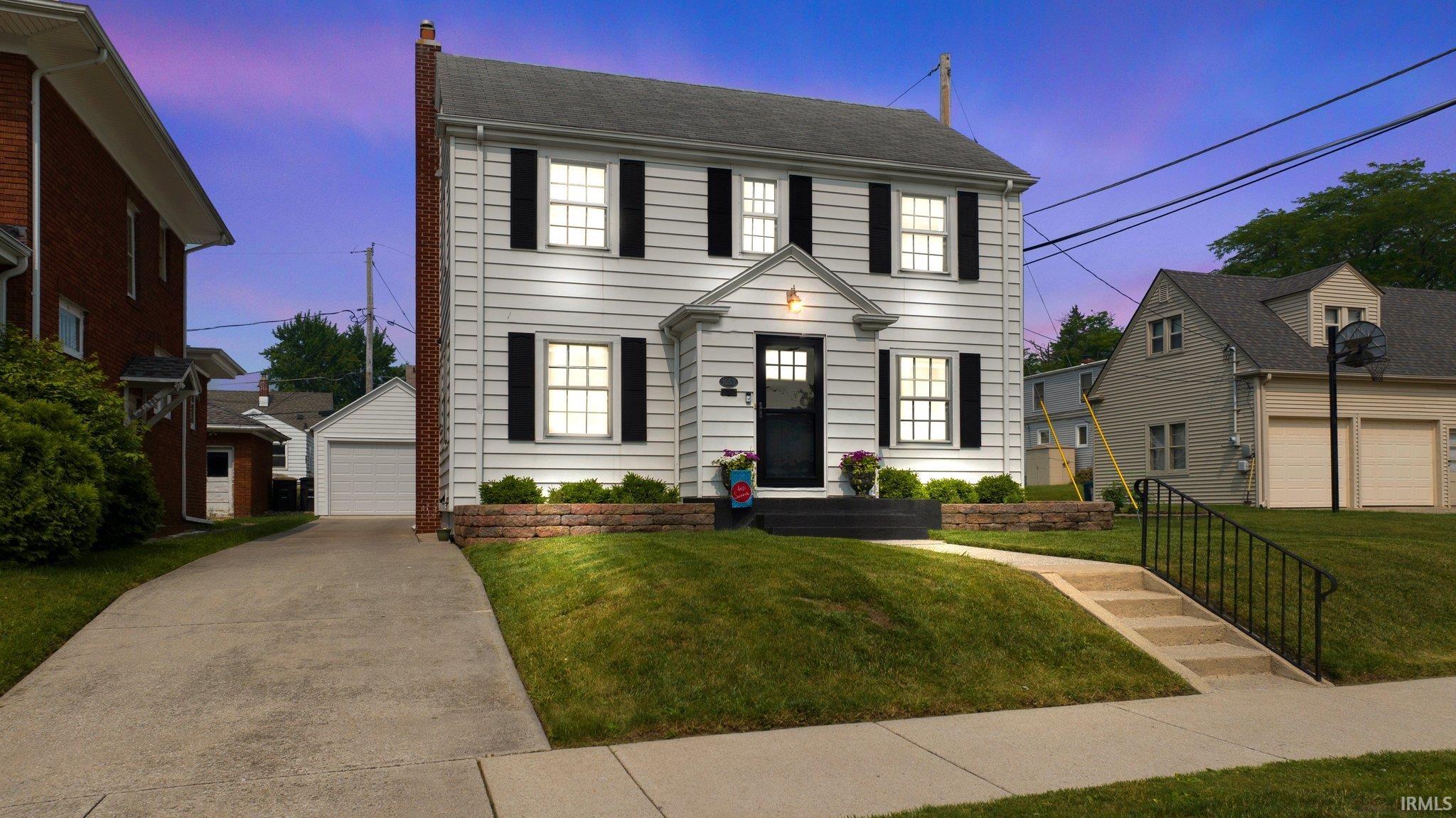 1653 Highlands
