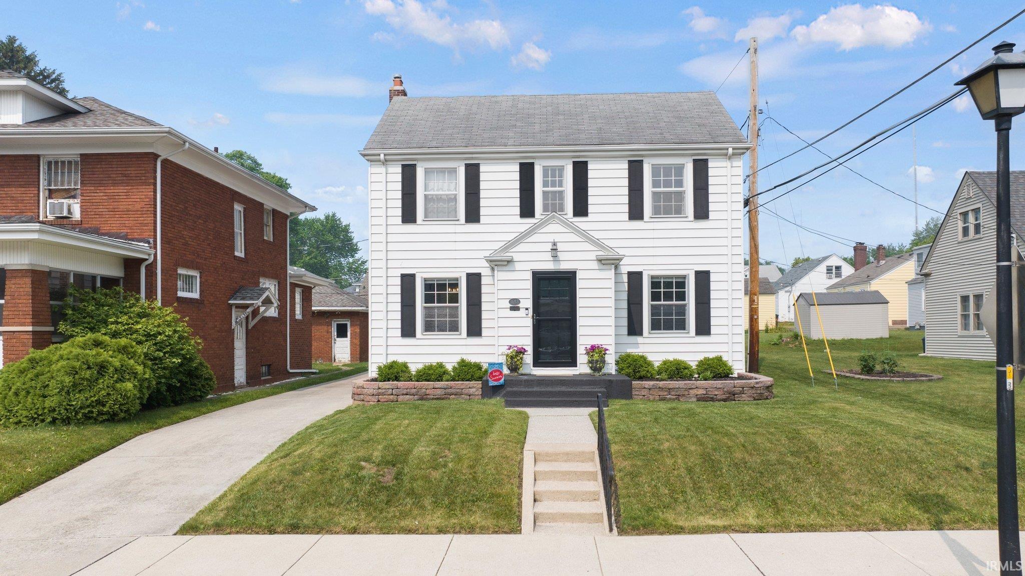 1653 Highlands