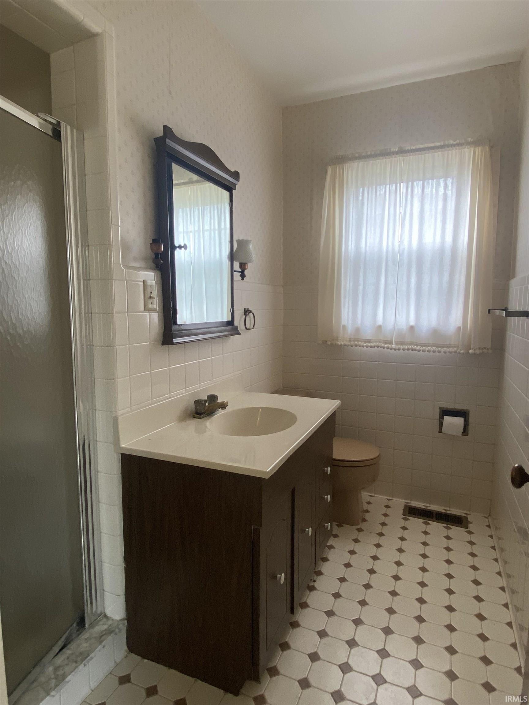 422 Warner