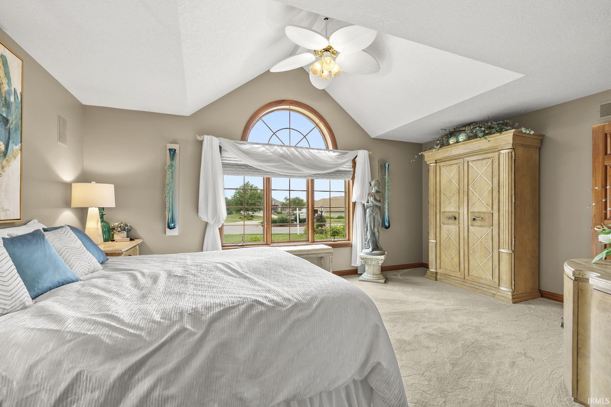 924 Lake Hill