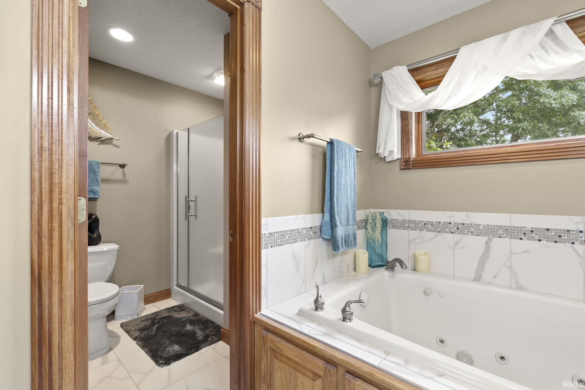 924 Lake Hill
