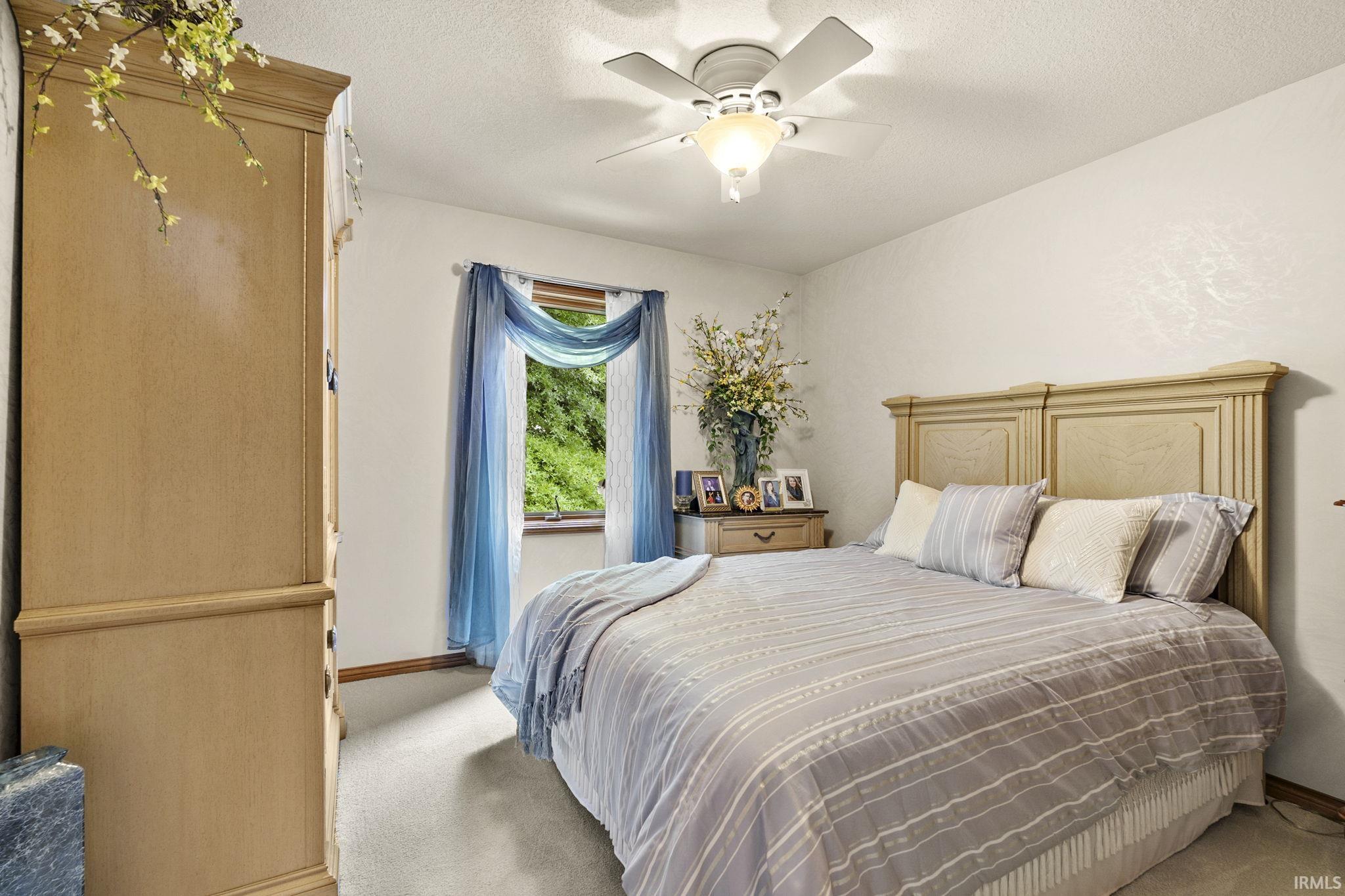 924 Lake Hill