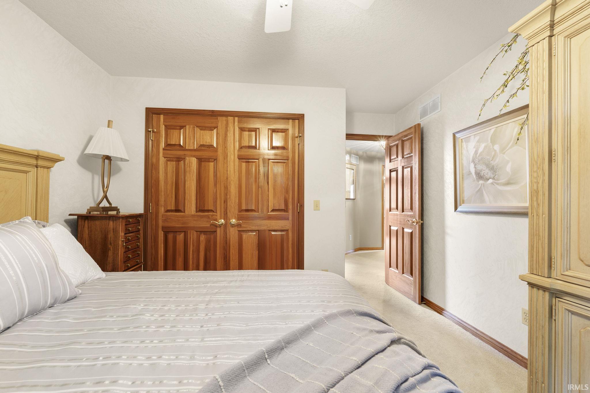 924 Lake Hill