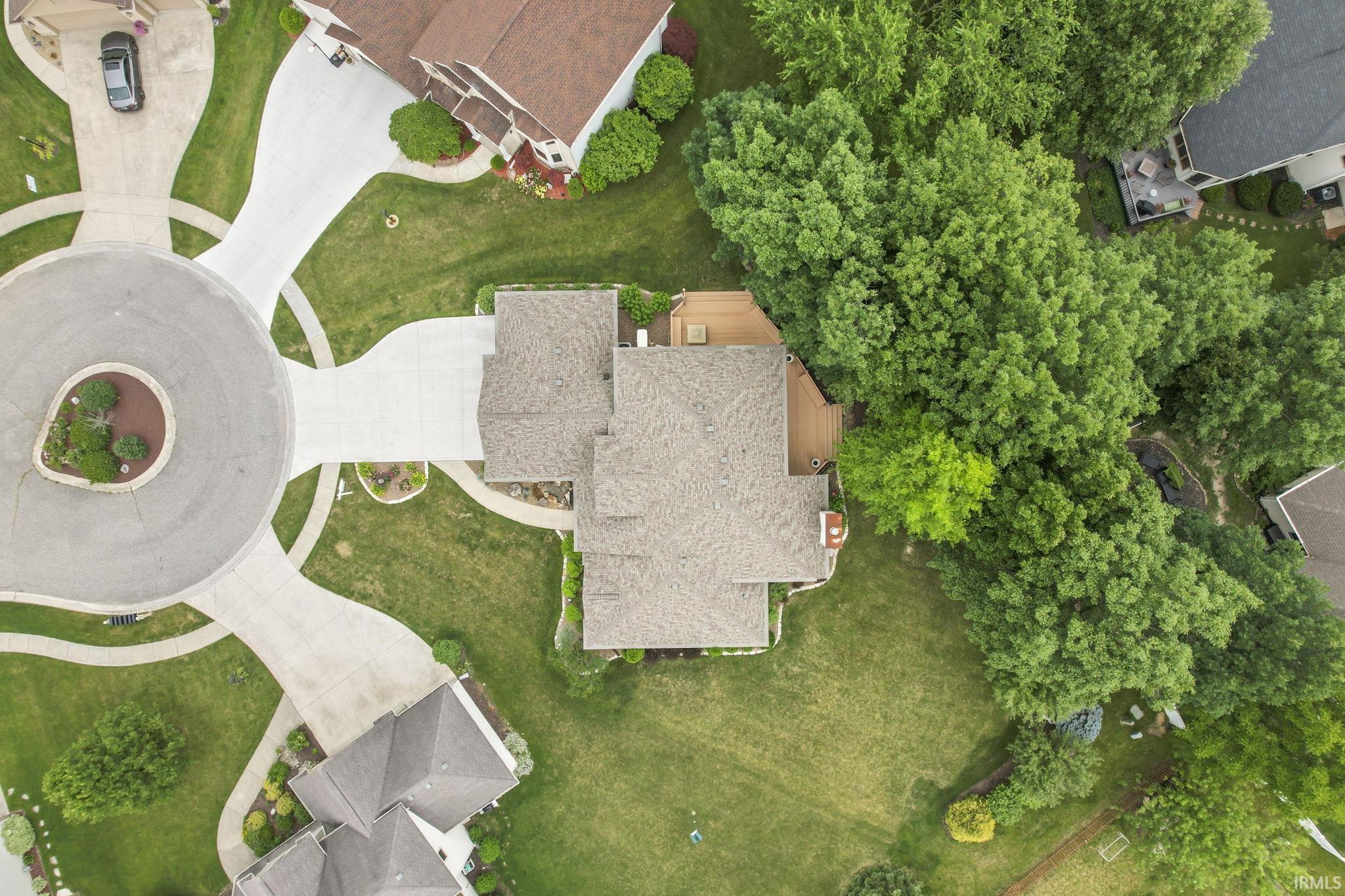 924 Lake Hill