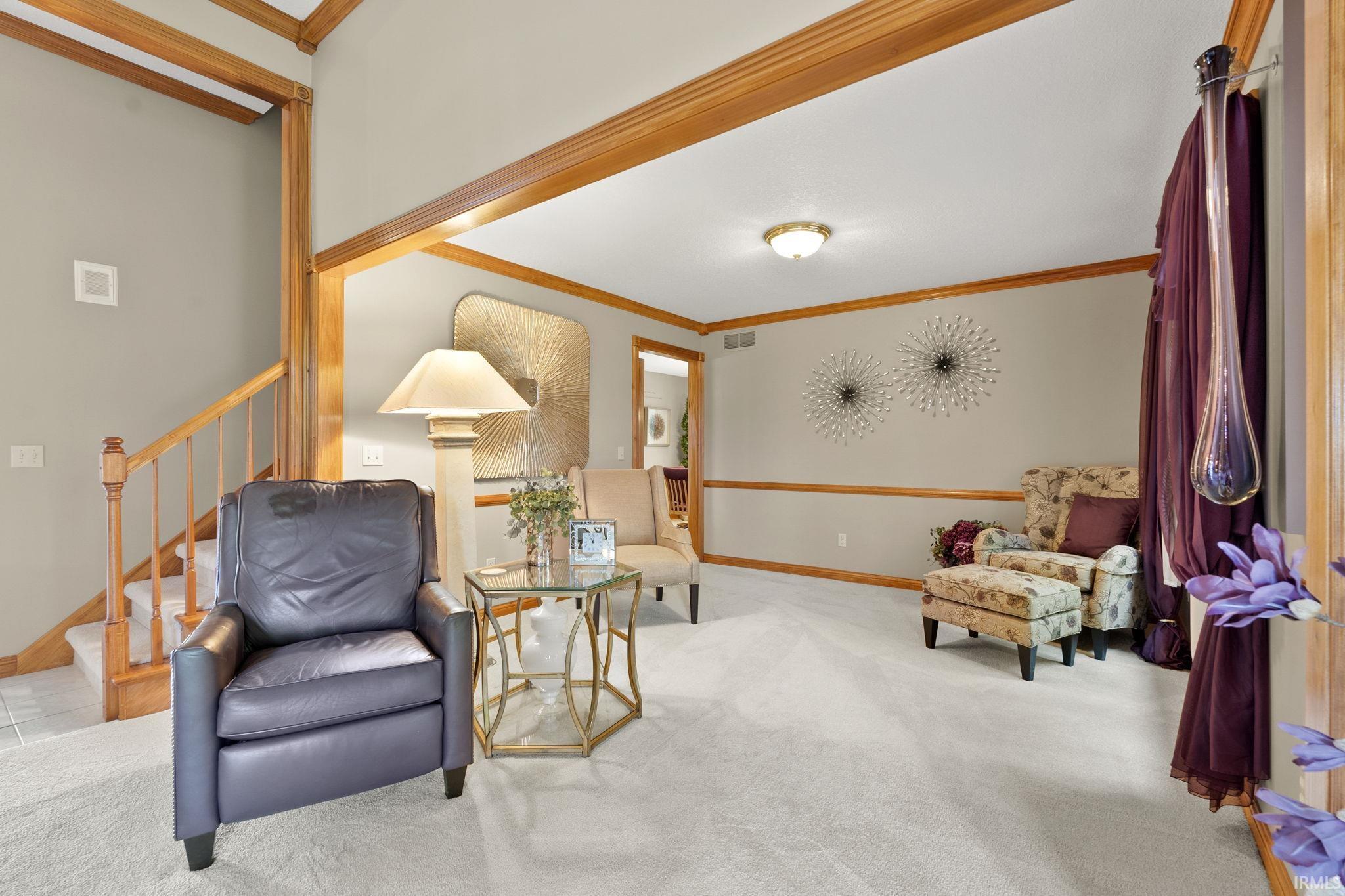 924 Lake Hill