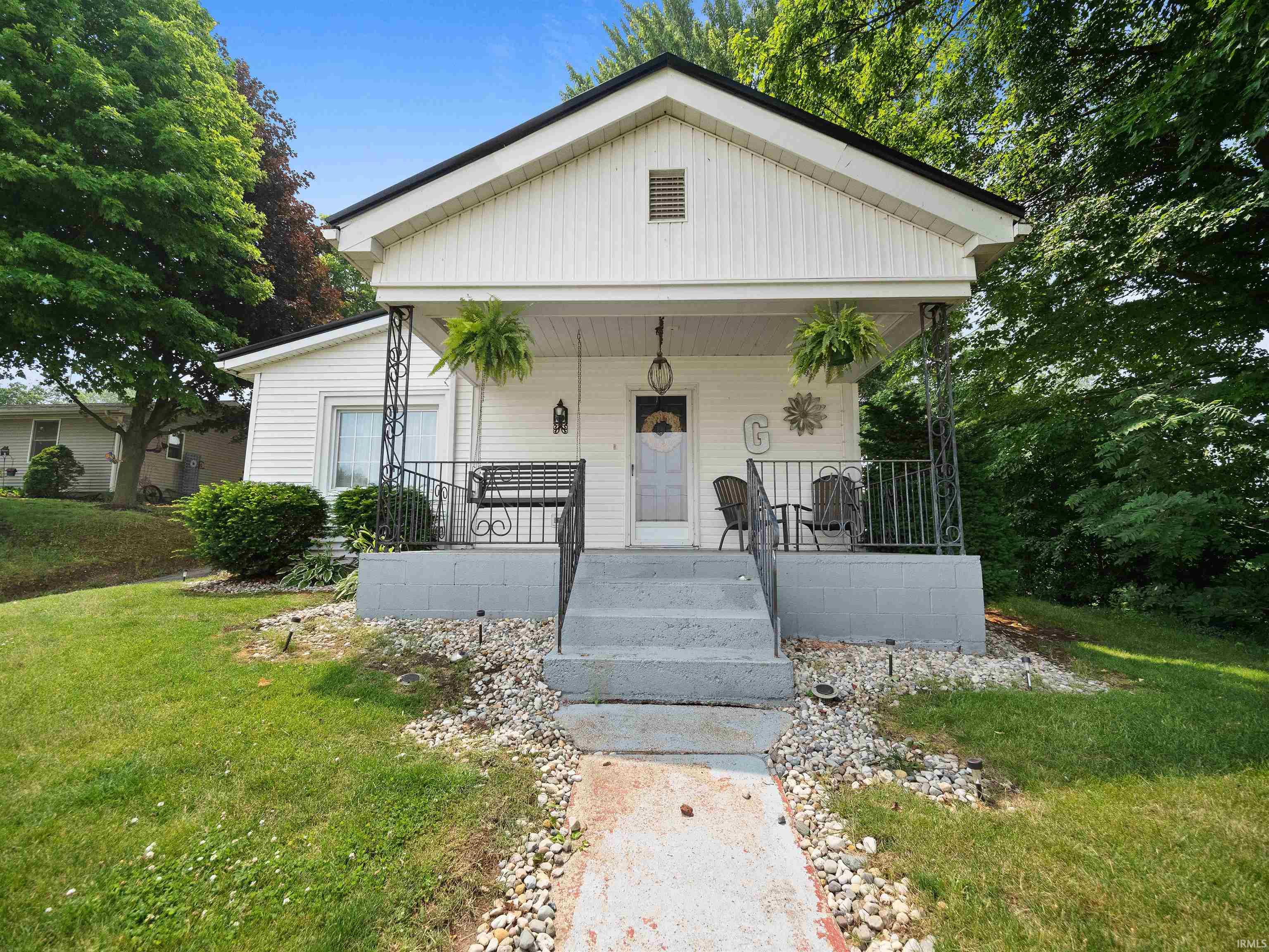 606 Main