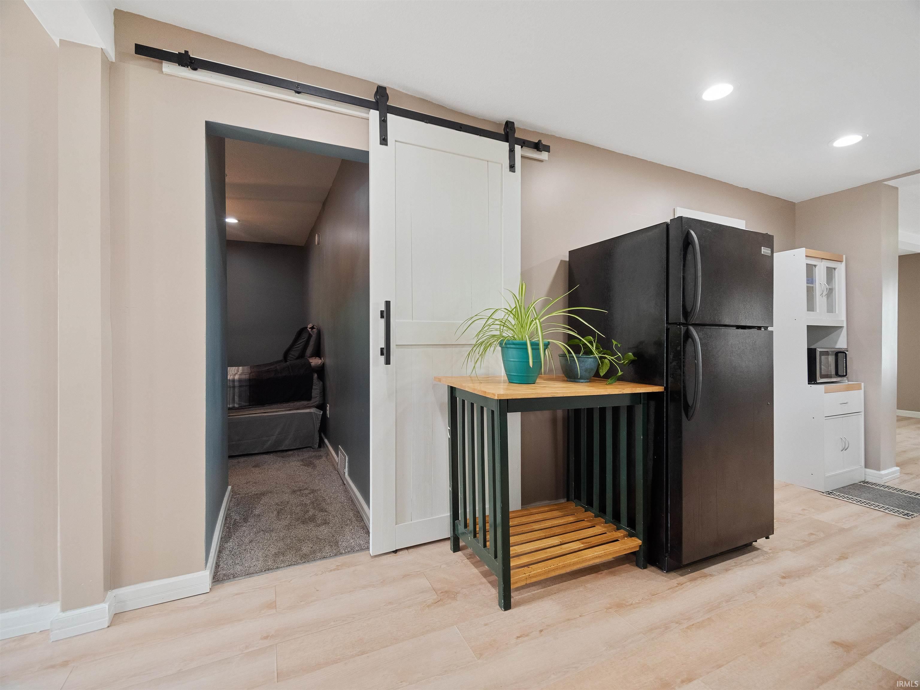 606 Main