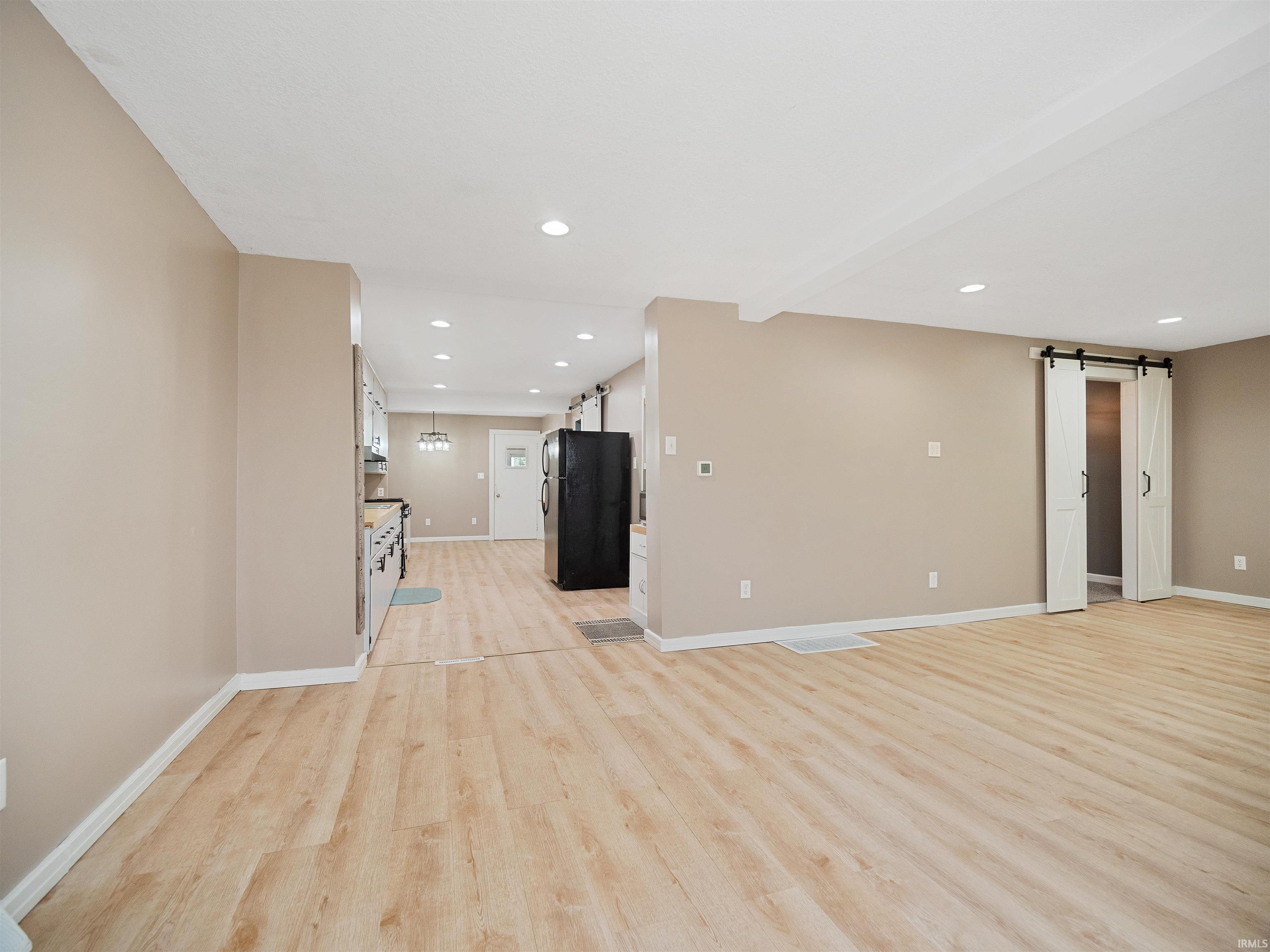 606 Main