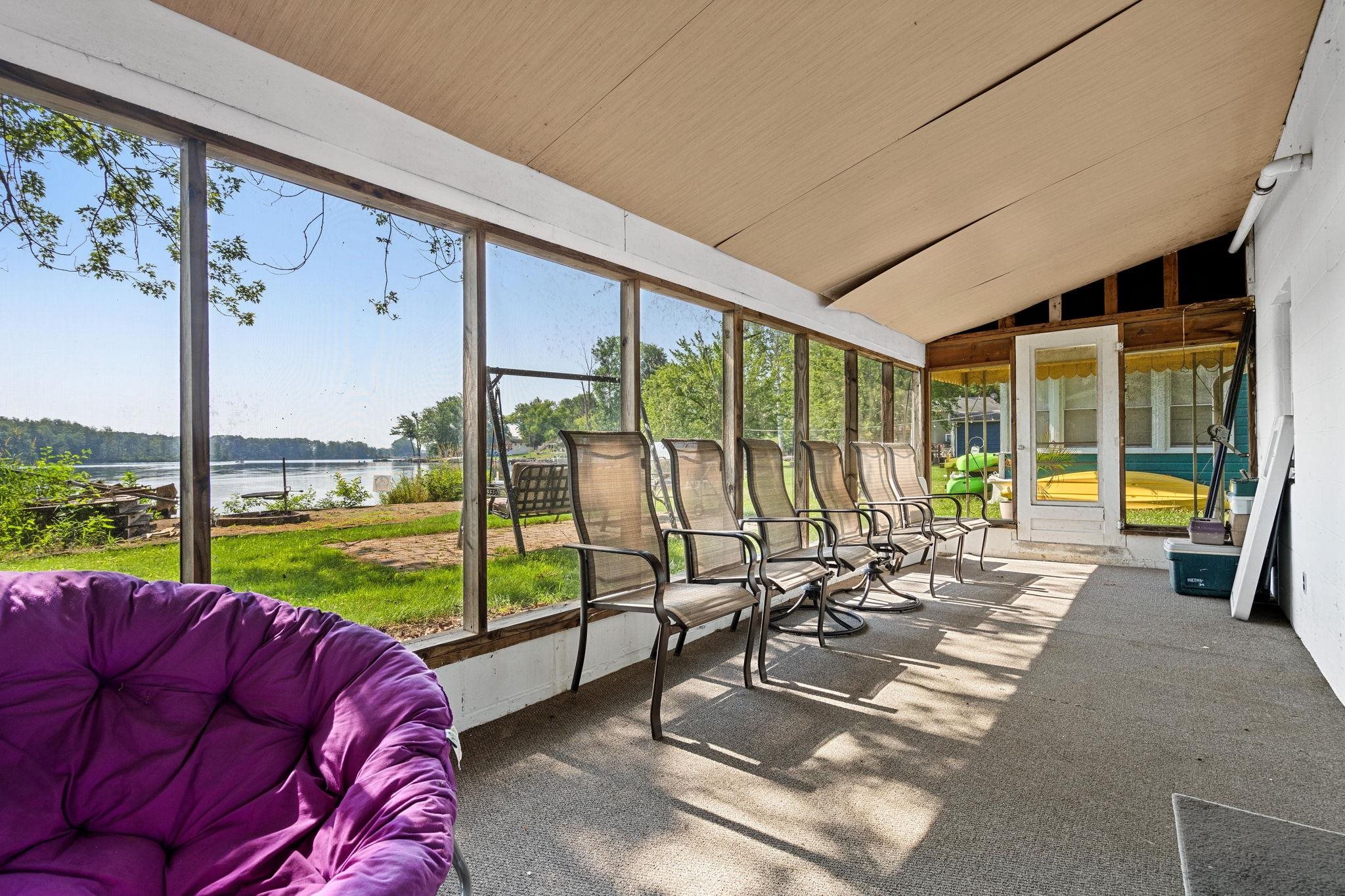 9696 Steinbarger Lake
