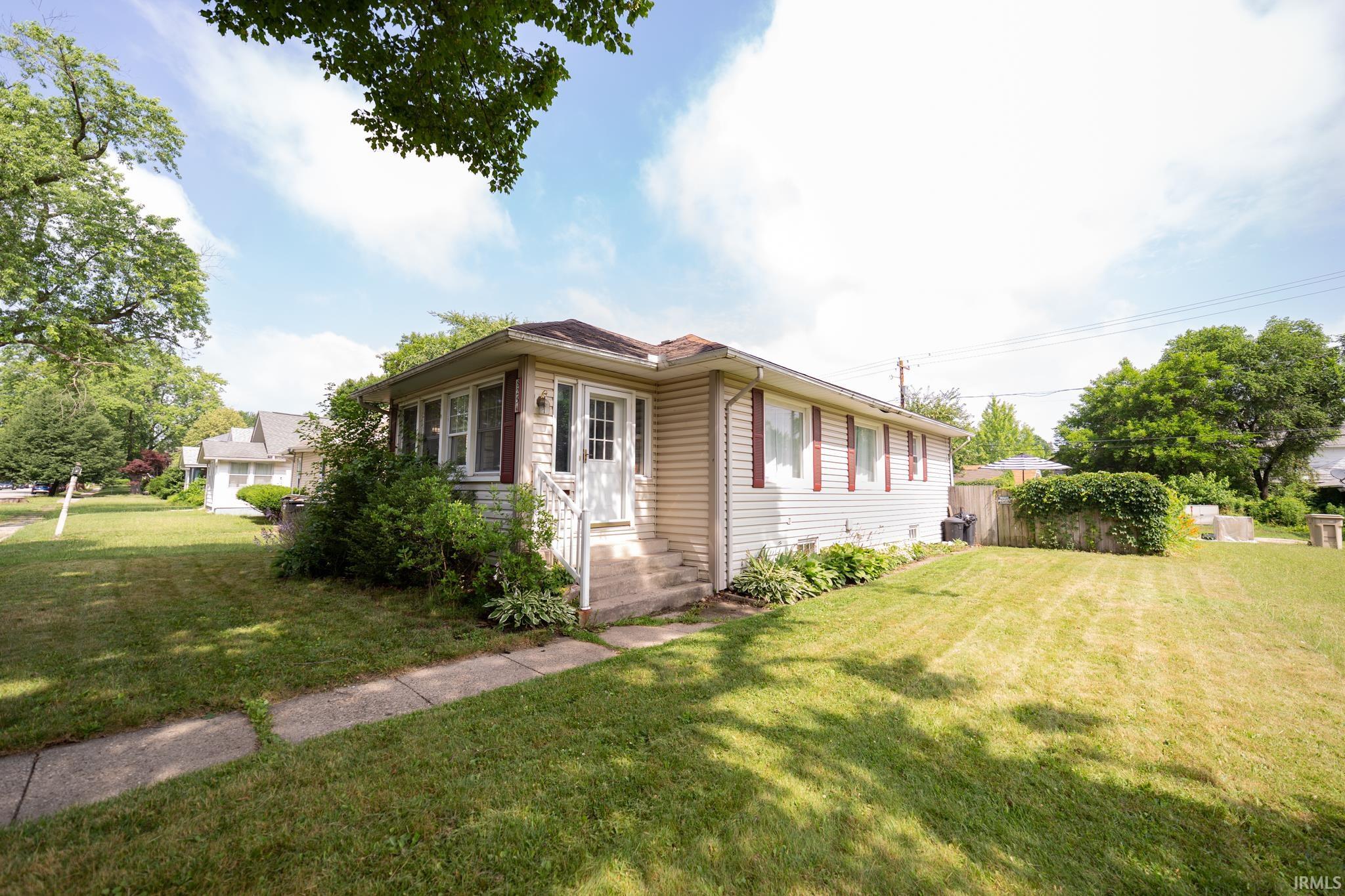 825 Altgeld