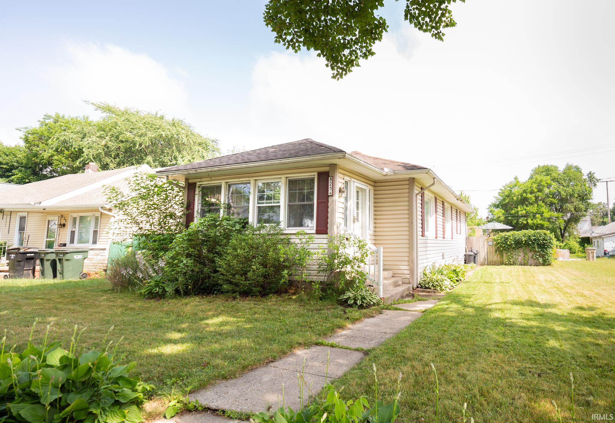825 Altgeld