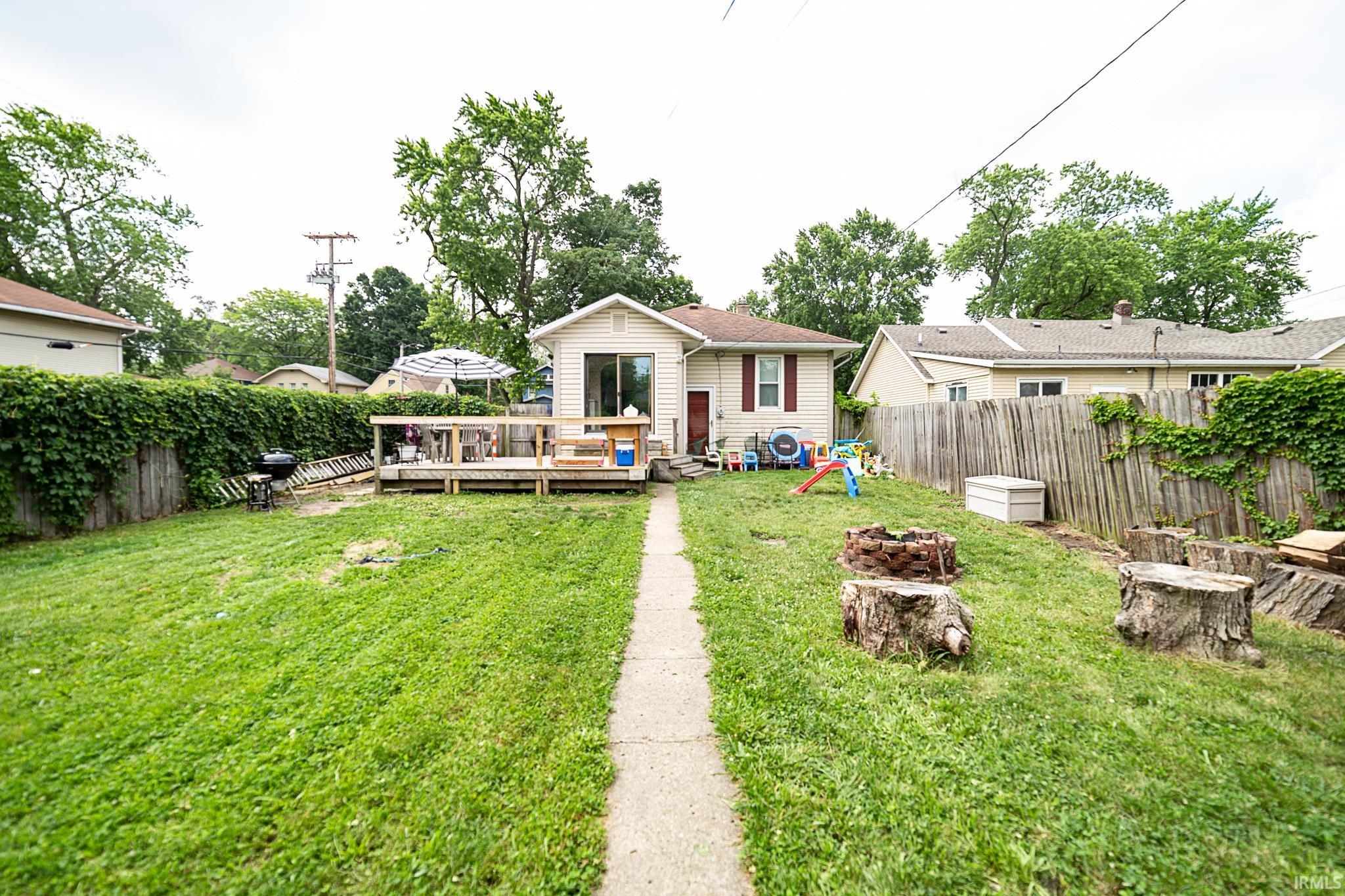825 Altgeld