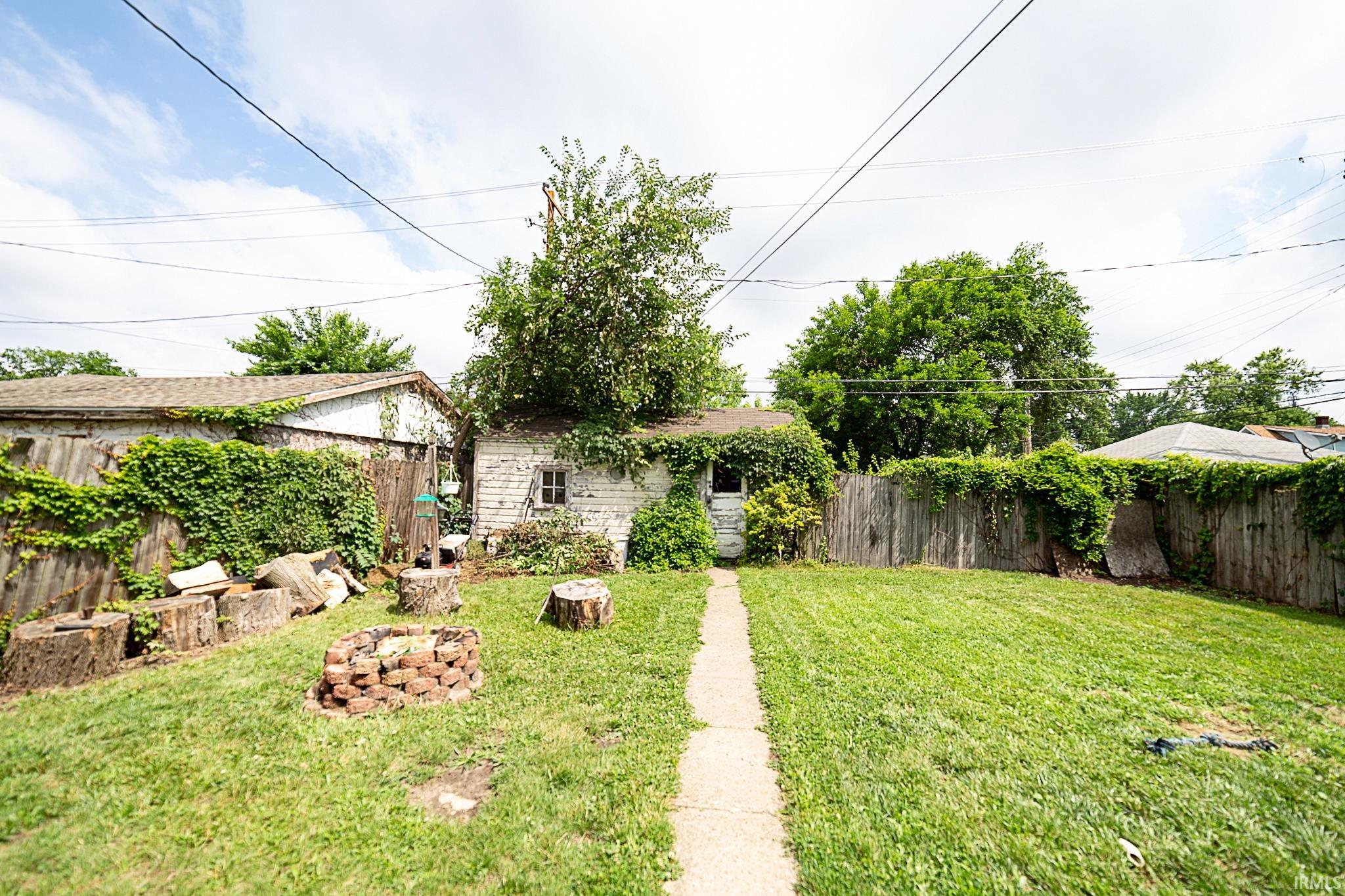 825 Altgeld