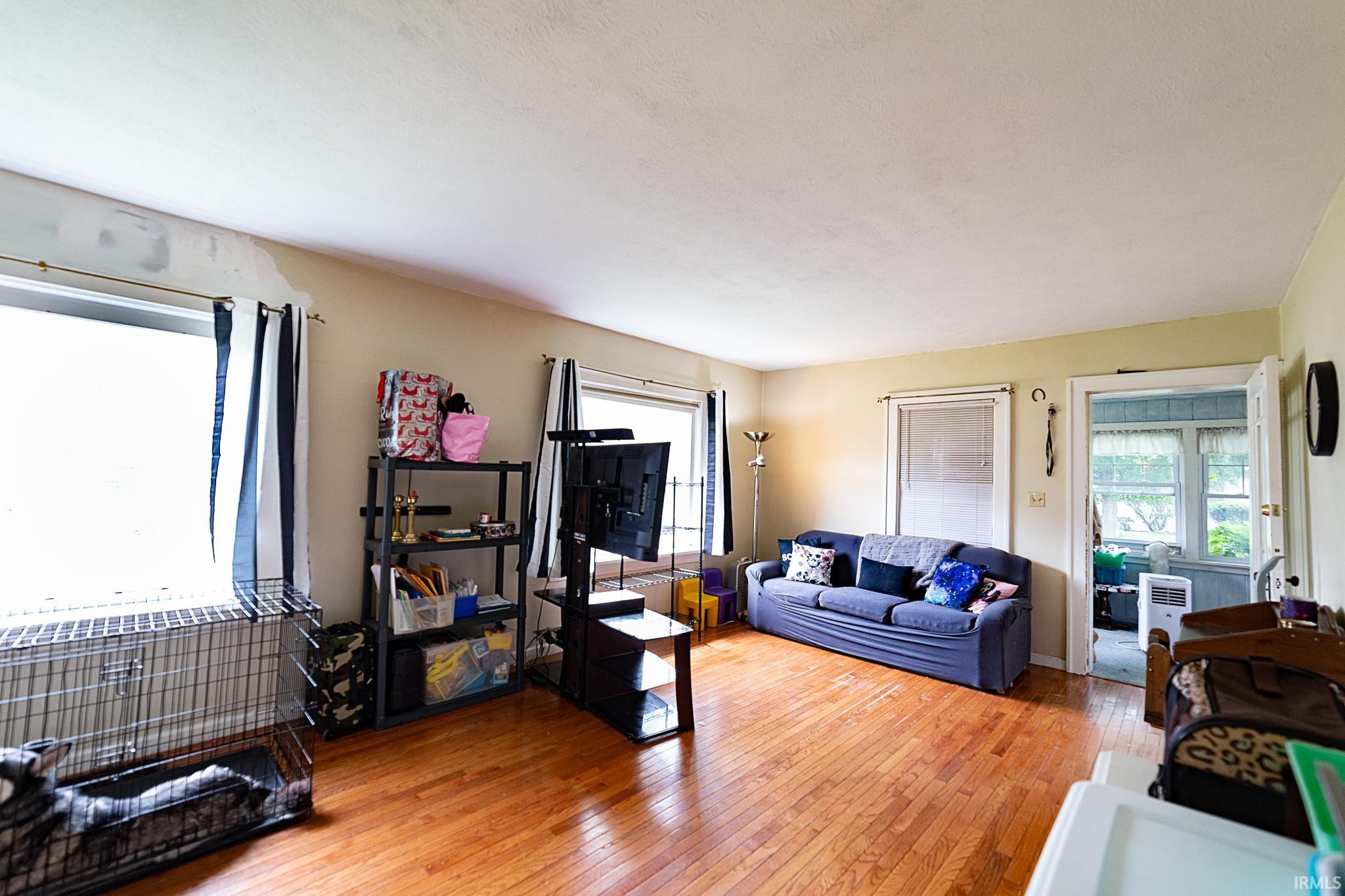 825 Altgeld