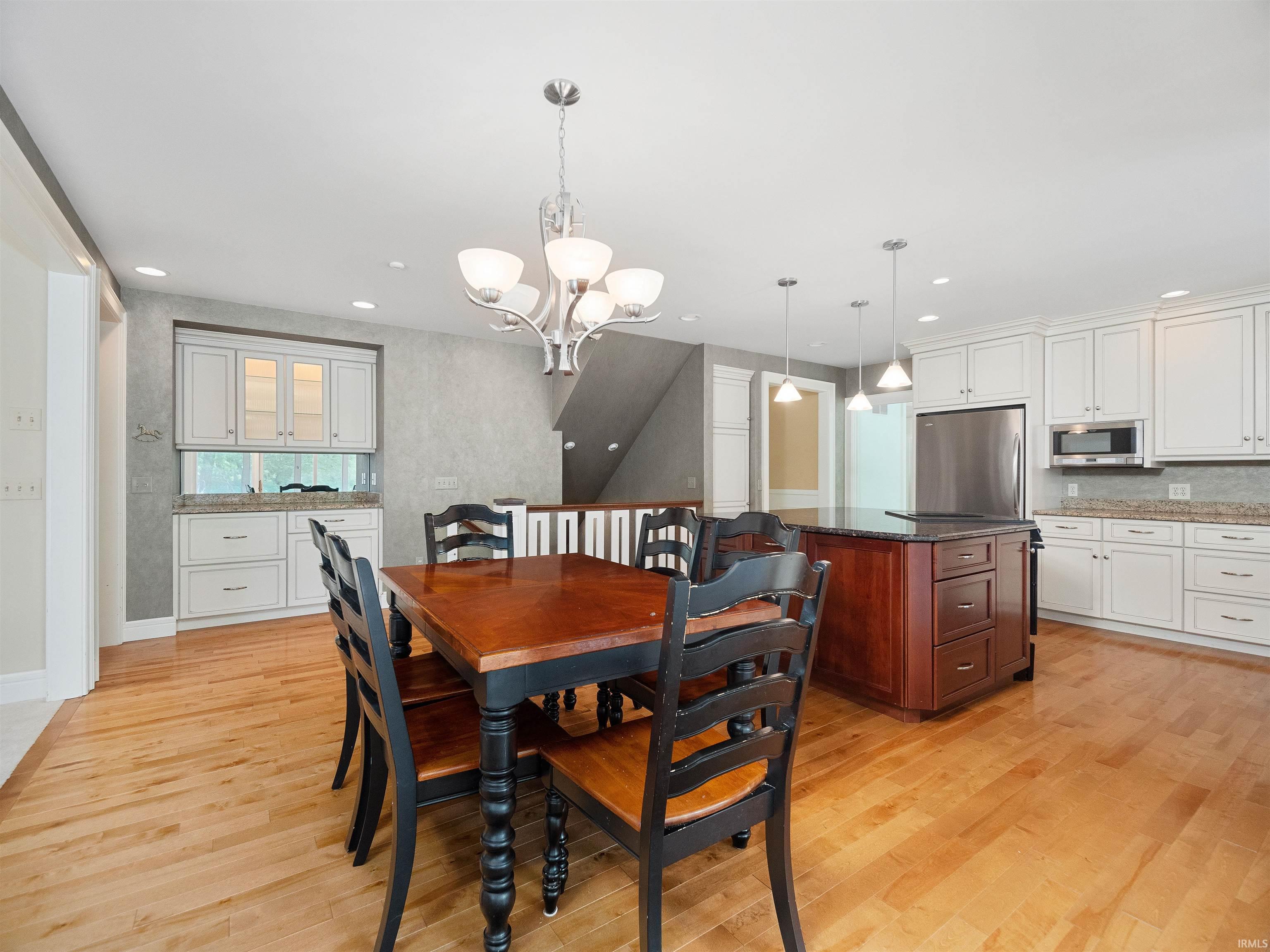 12215 Glen Lake