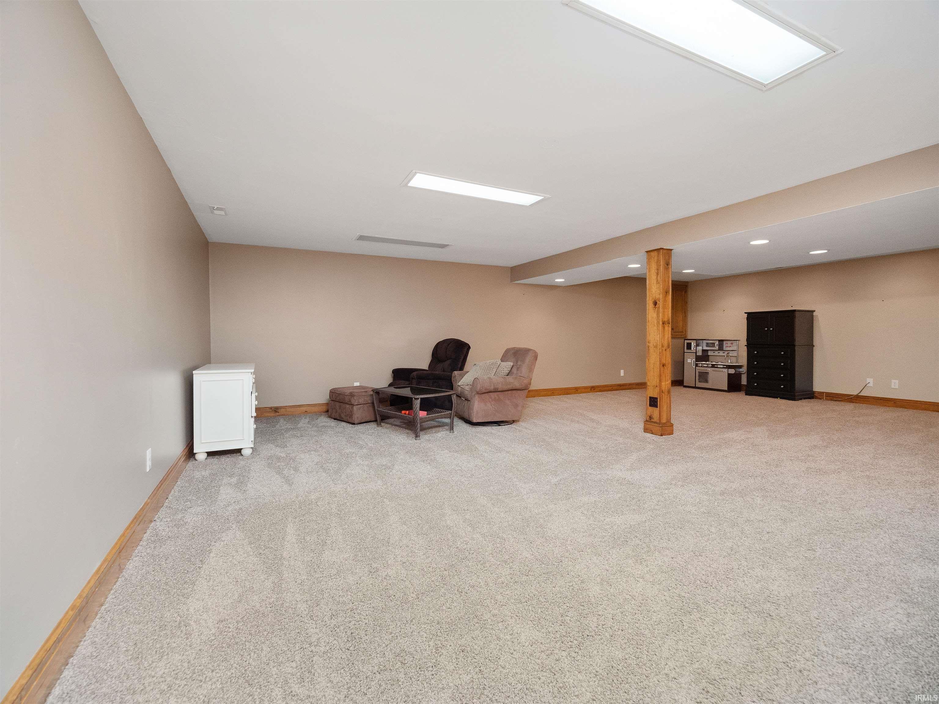 12215 Glen Lake