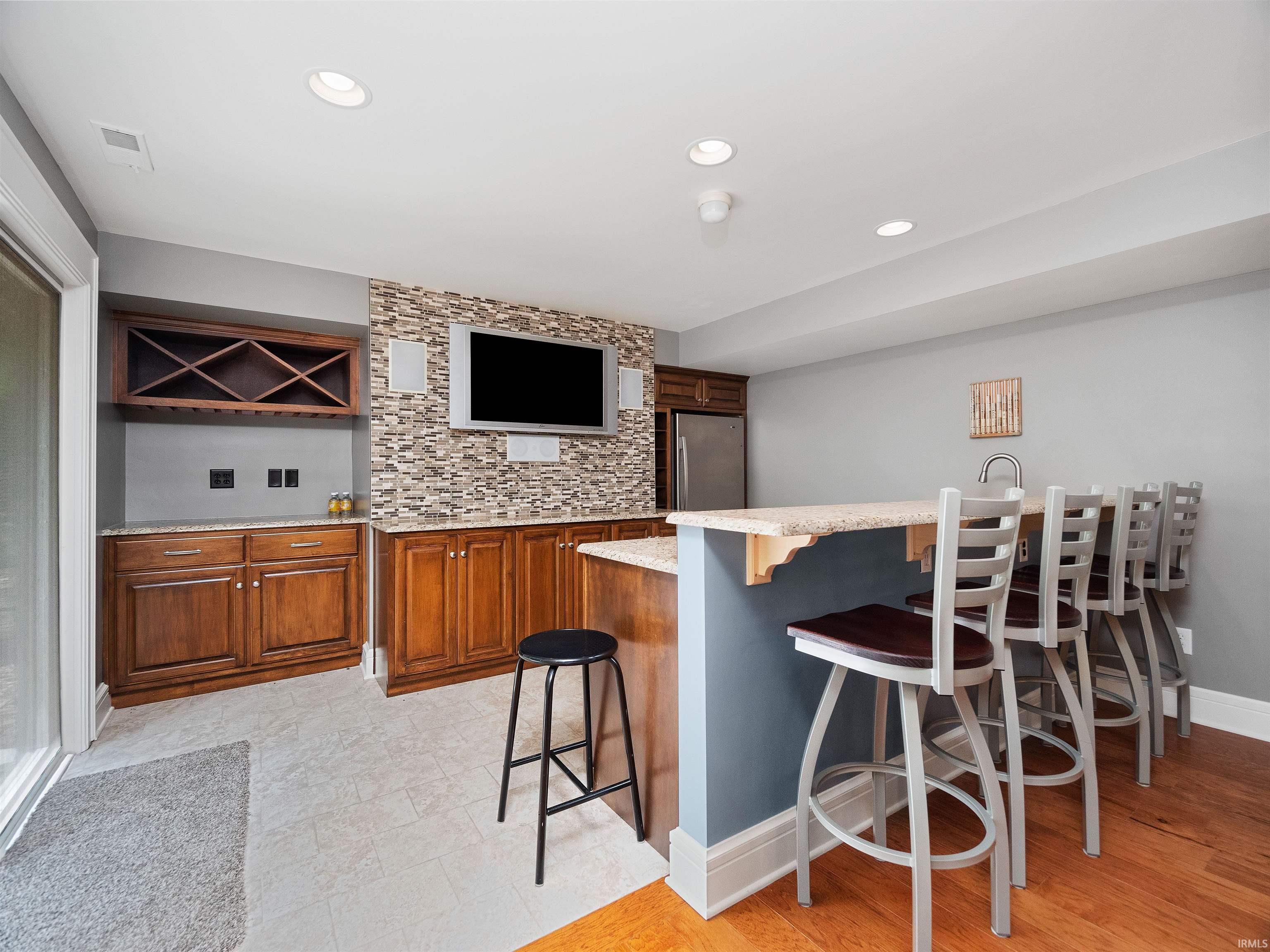 12215 Glen Lake