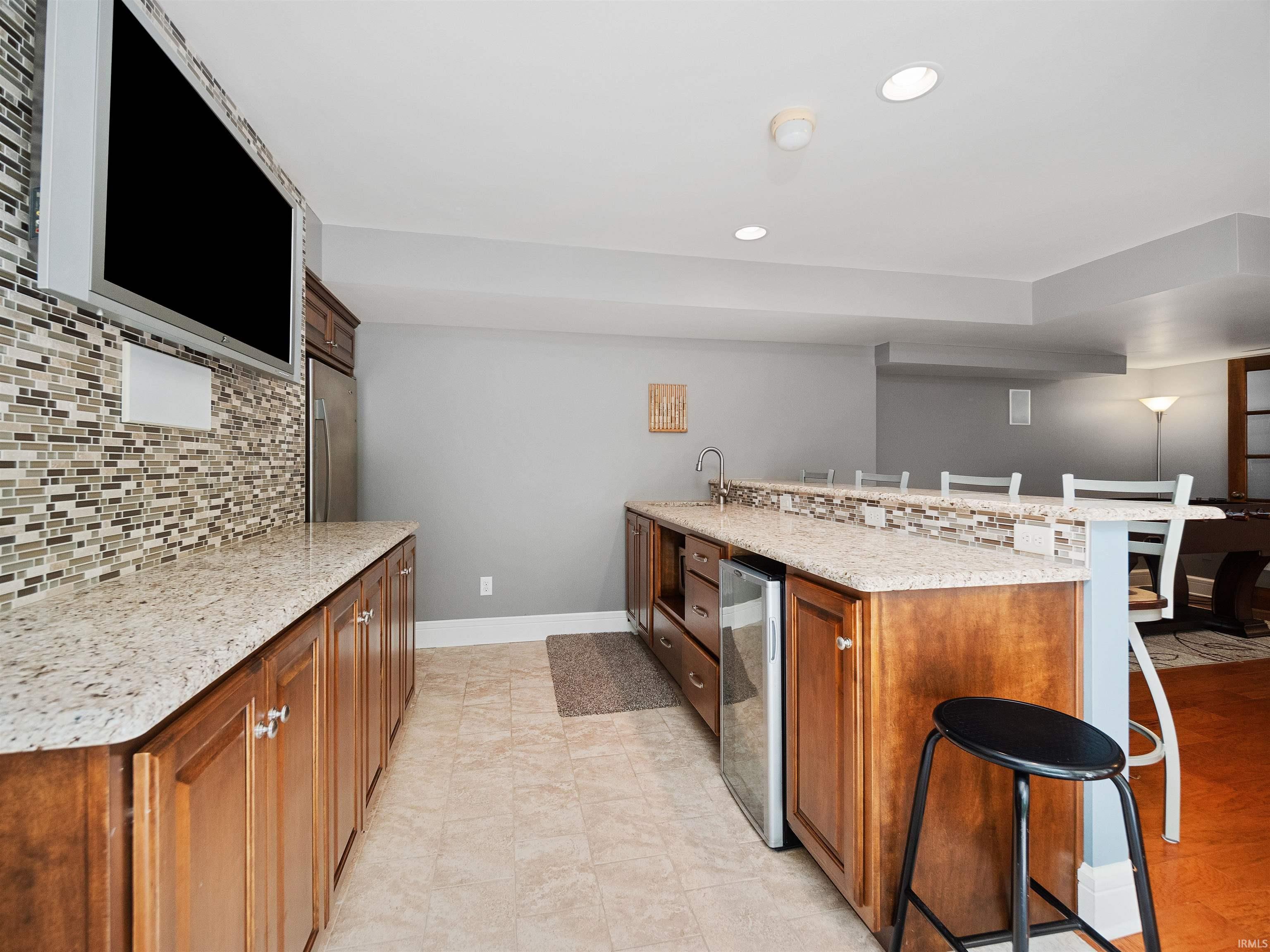 12215 Glen Lake