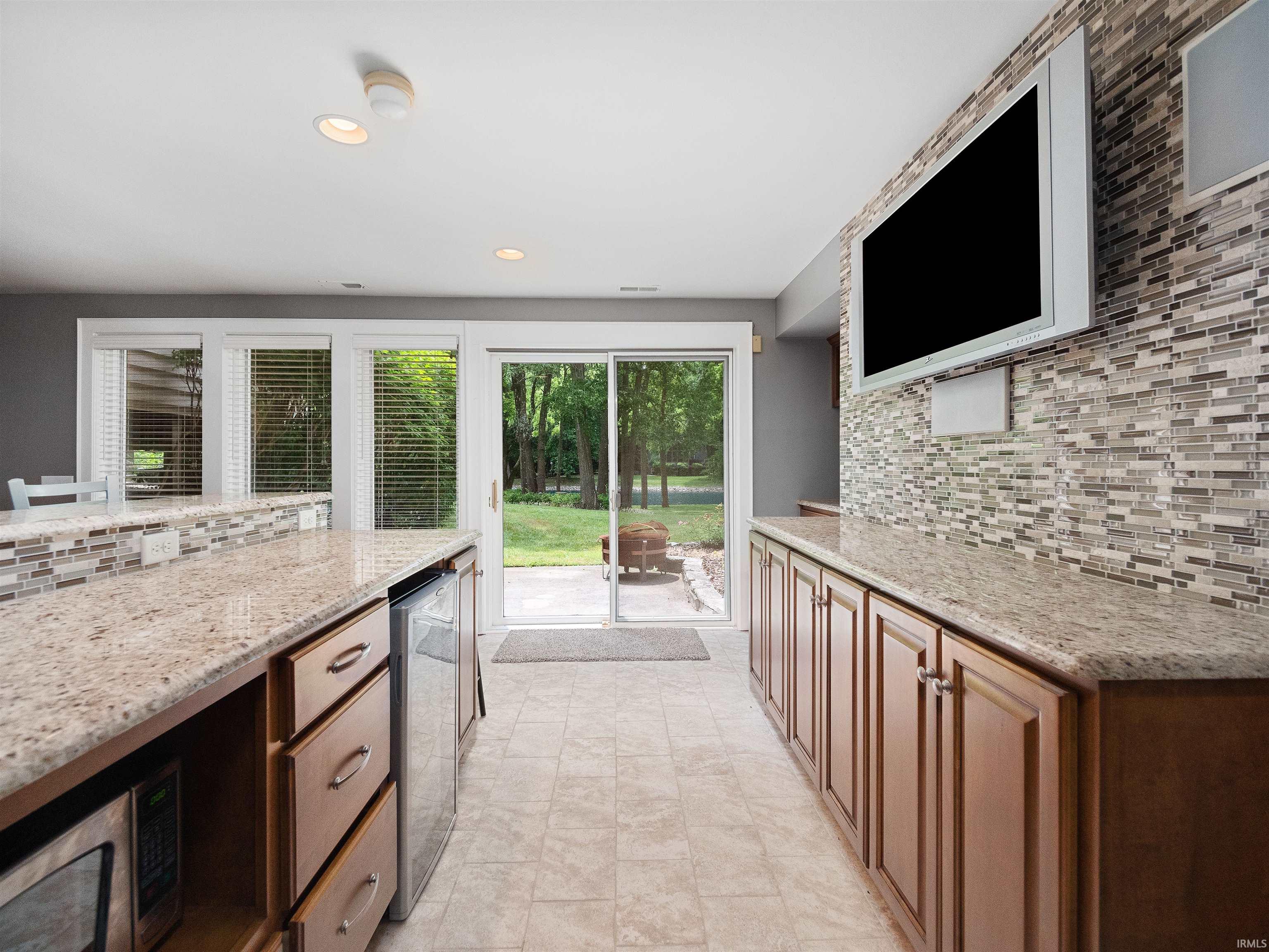 12215 Glen Lake