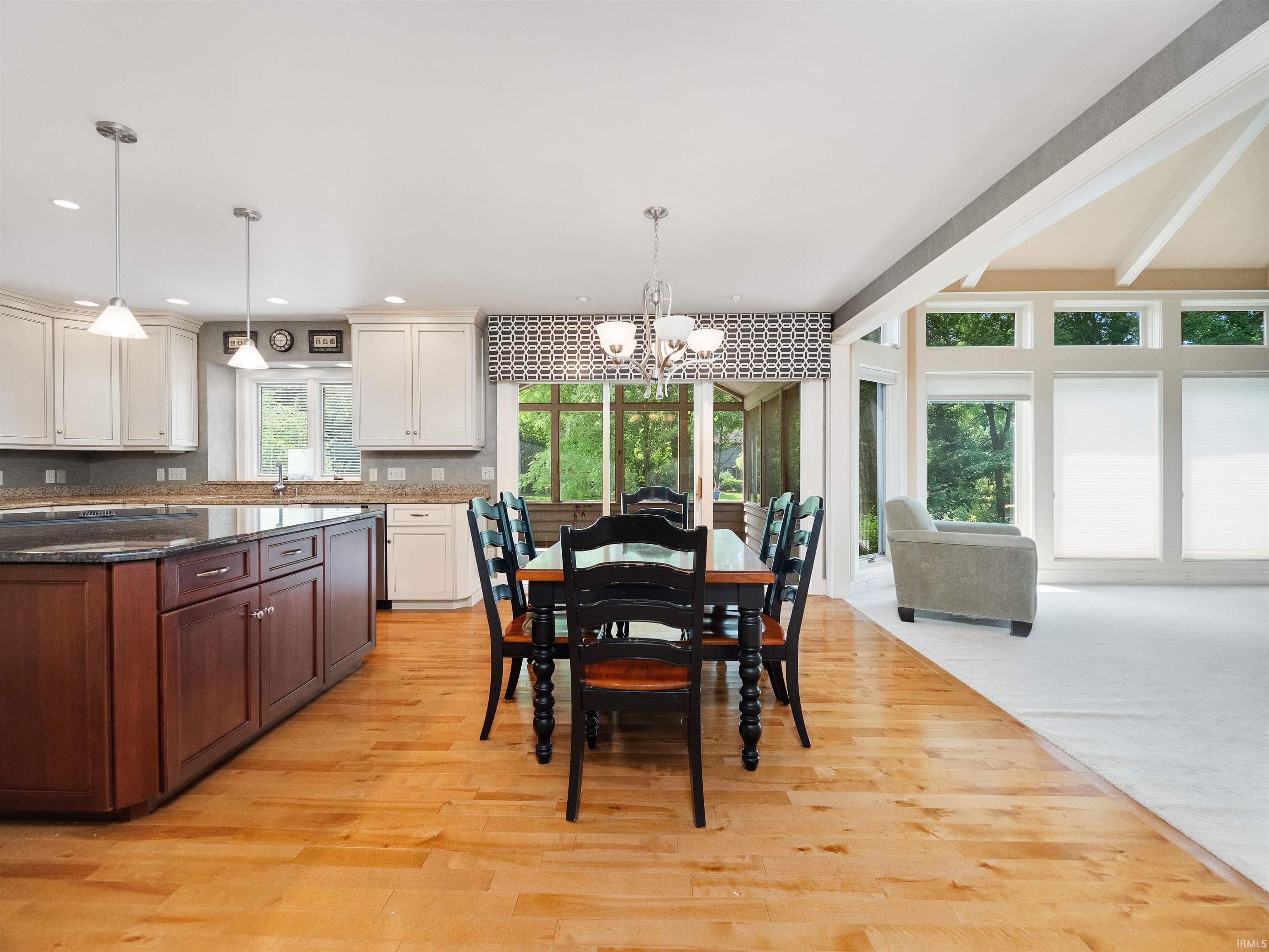 12215 Glen Lake
