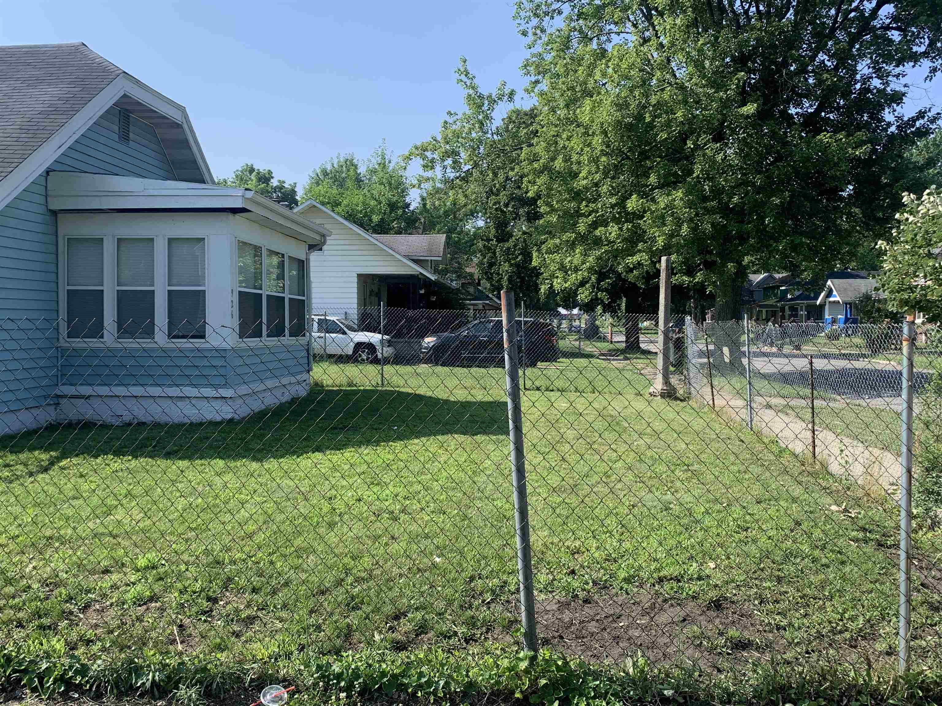 926 Lawndale