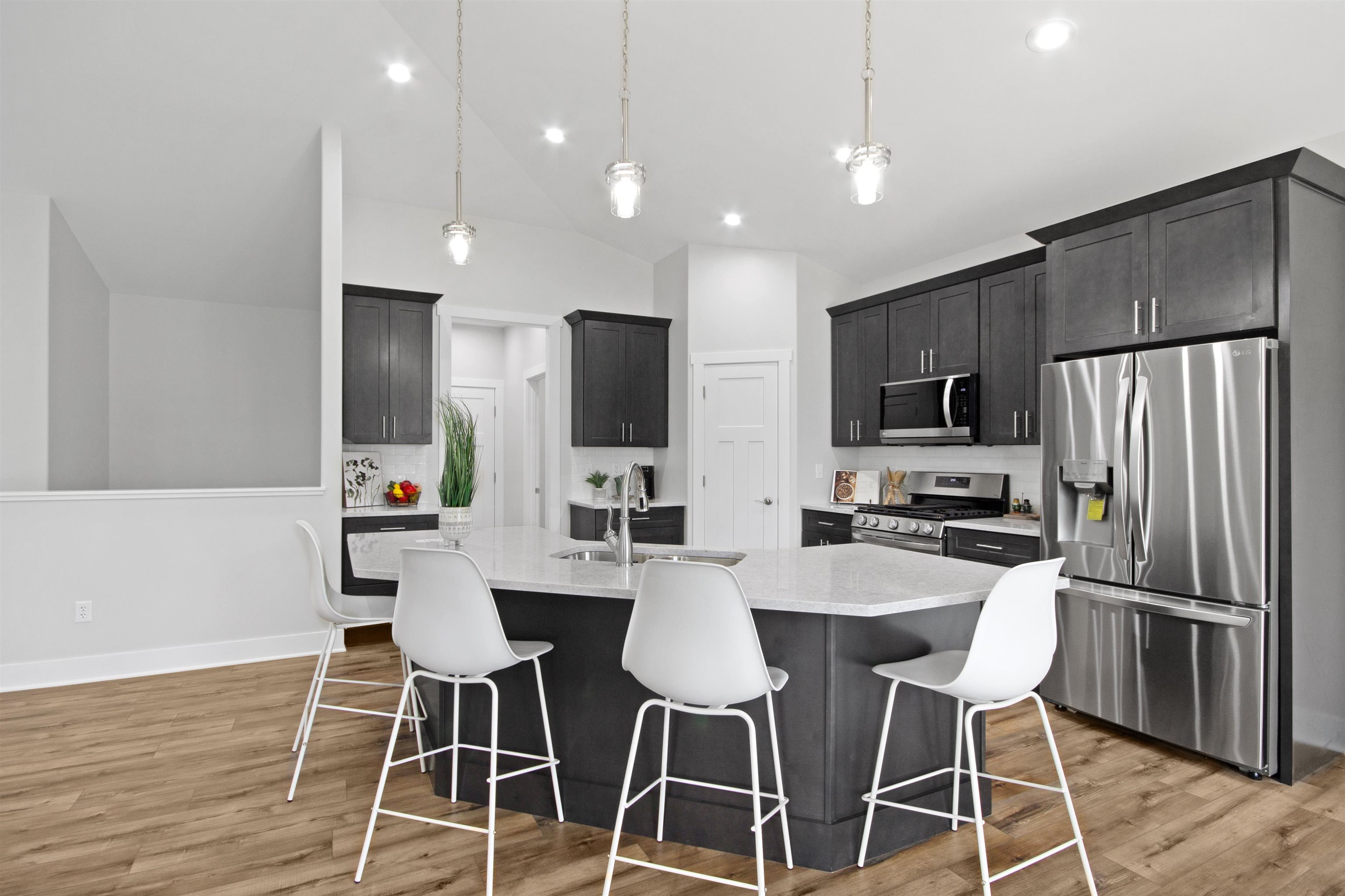 1610 Stoneham