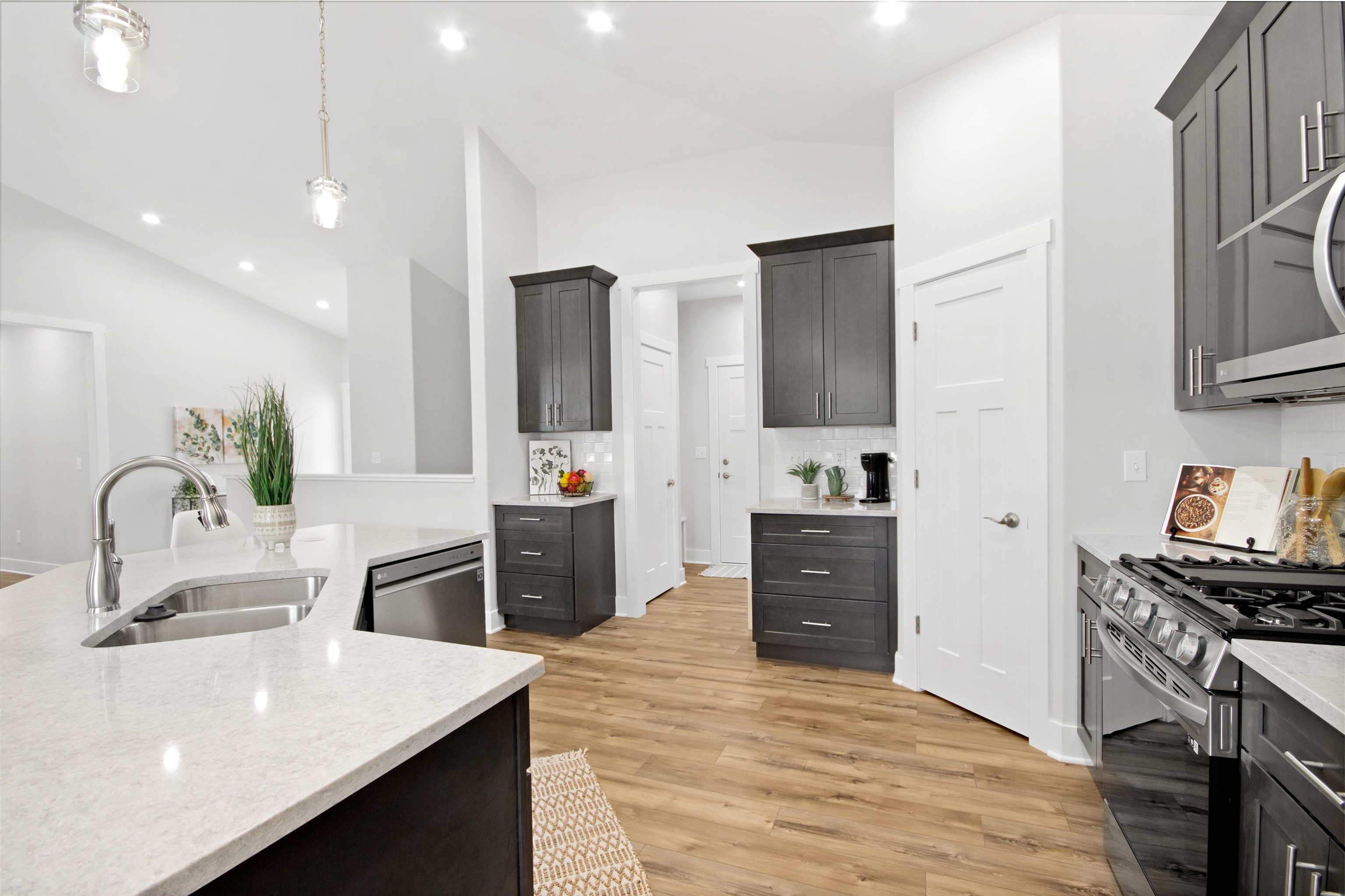 1610 Stoneham