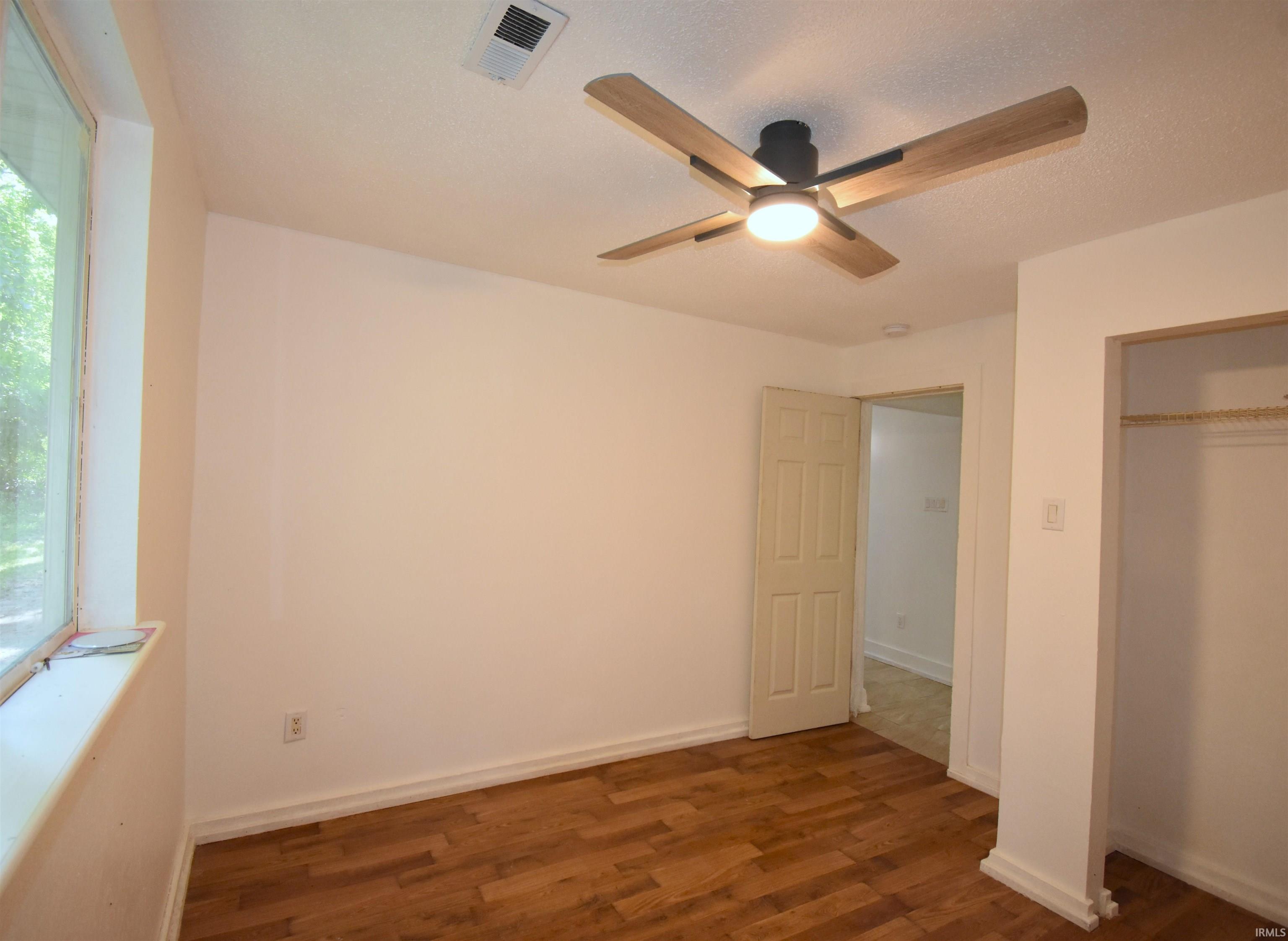 8933 Elm