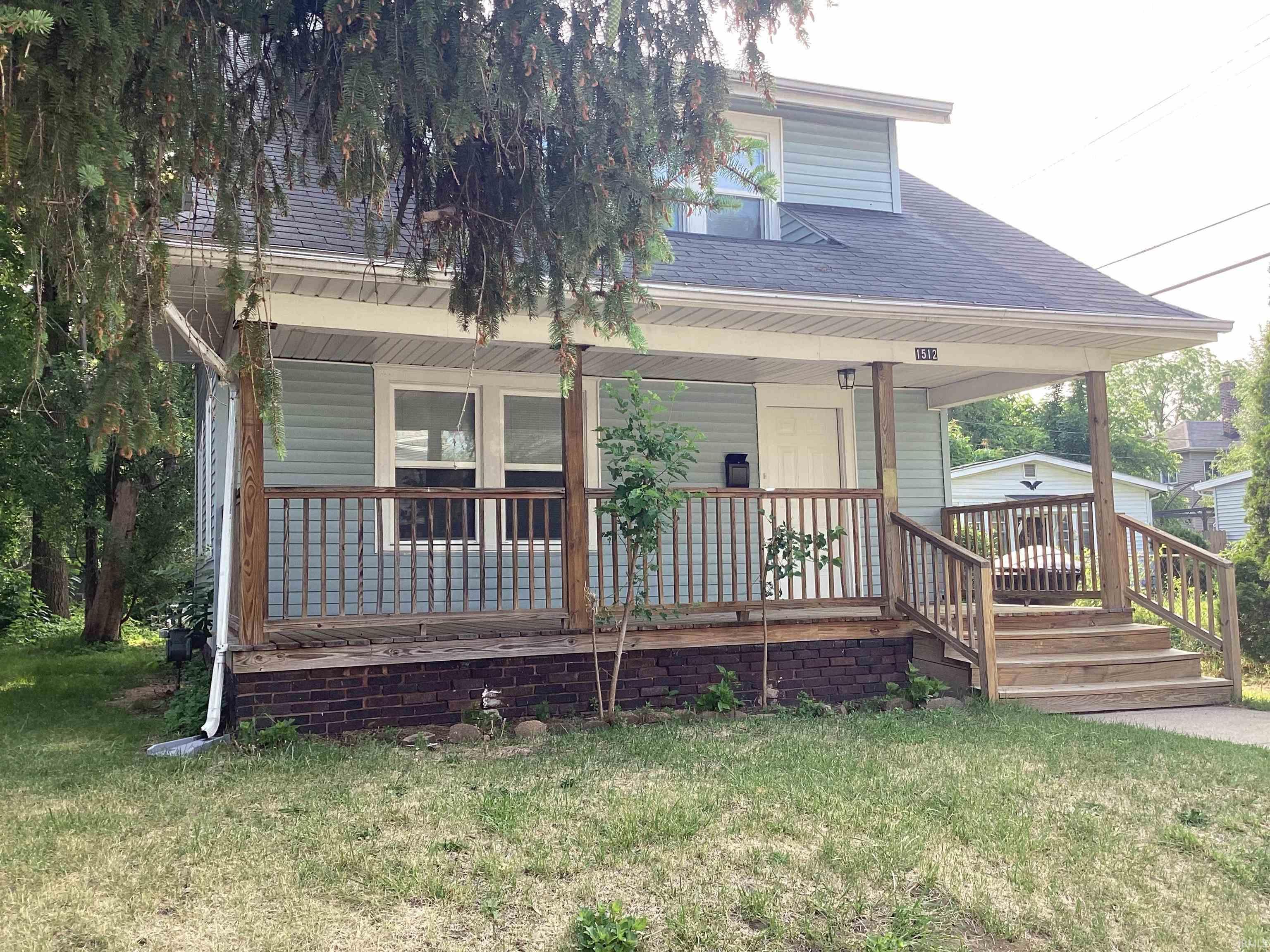 1512 Carroll
