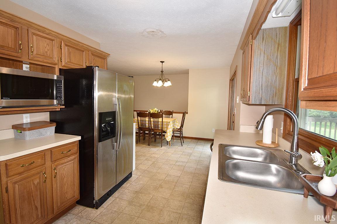 615 Redbud