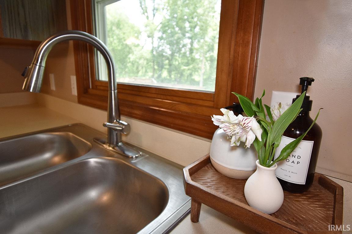 615 Redbud