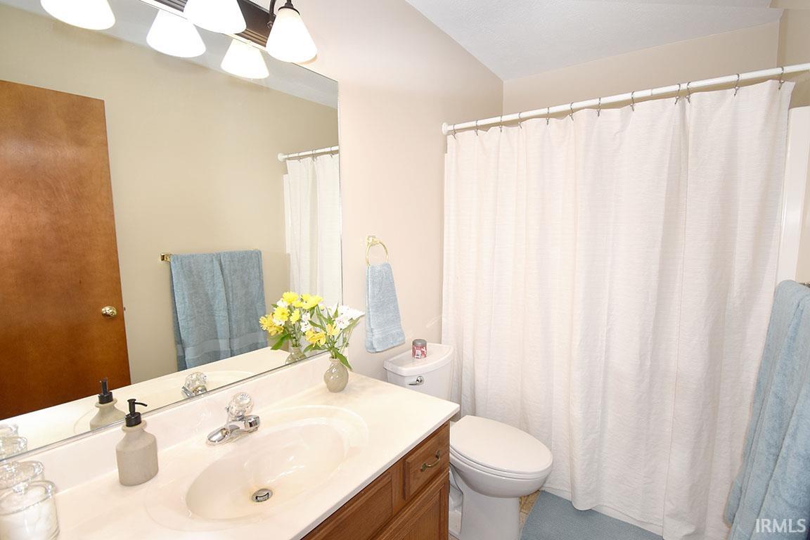 615 Redbud