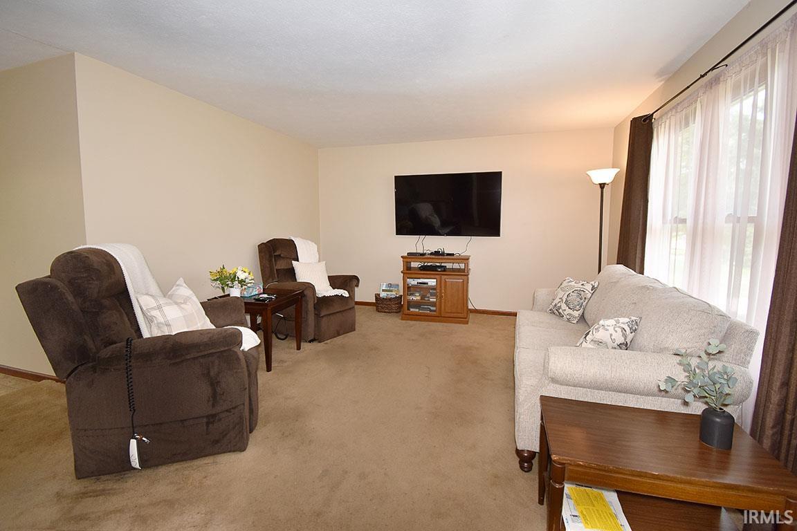 615 Redbud