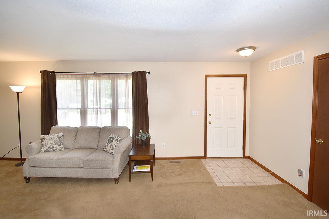 615 Redbud