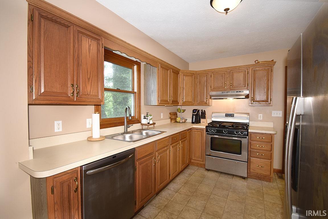 615 Redbud