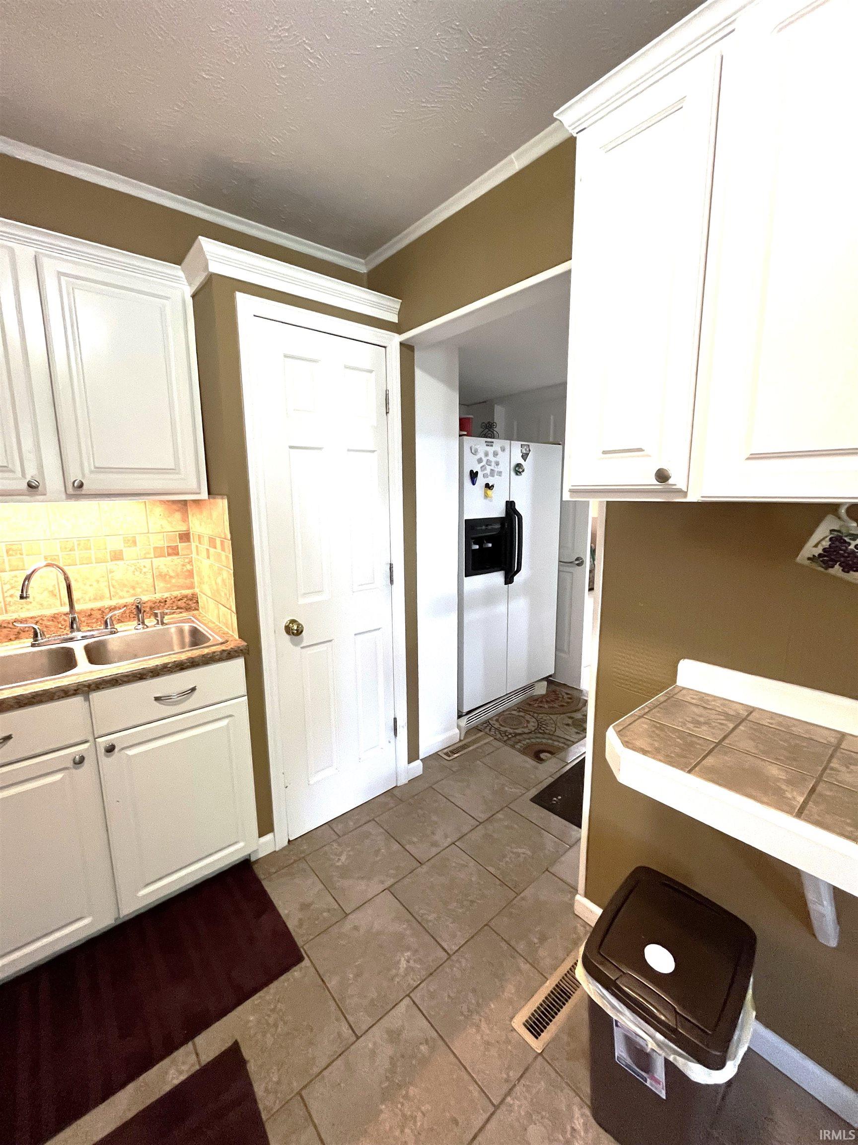 1136 Byron
