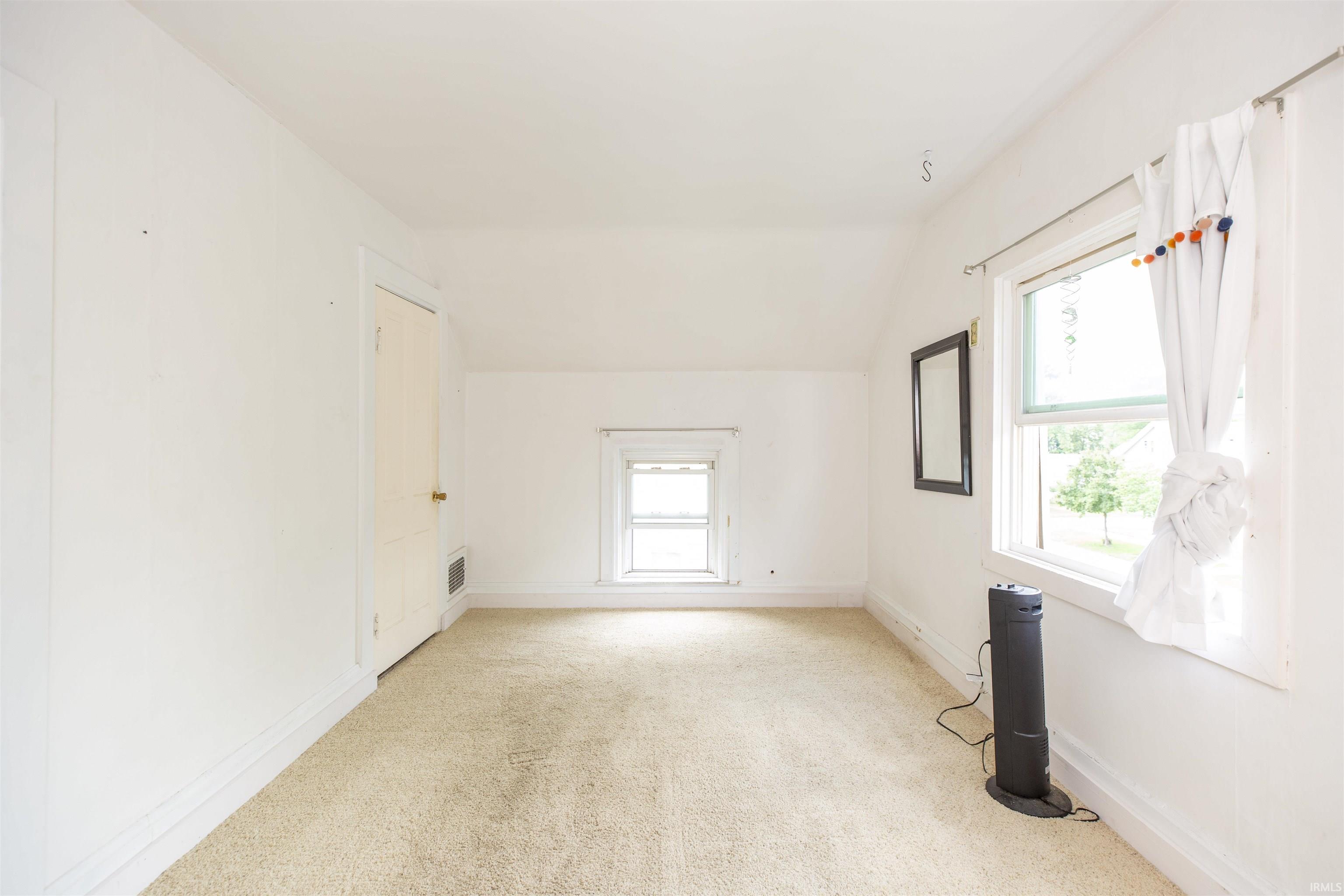 619 Maple Row