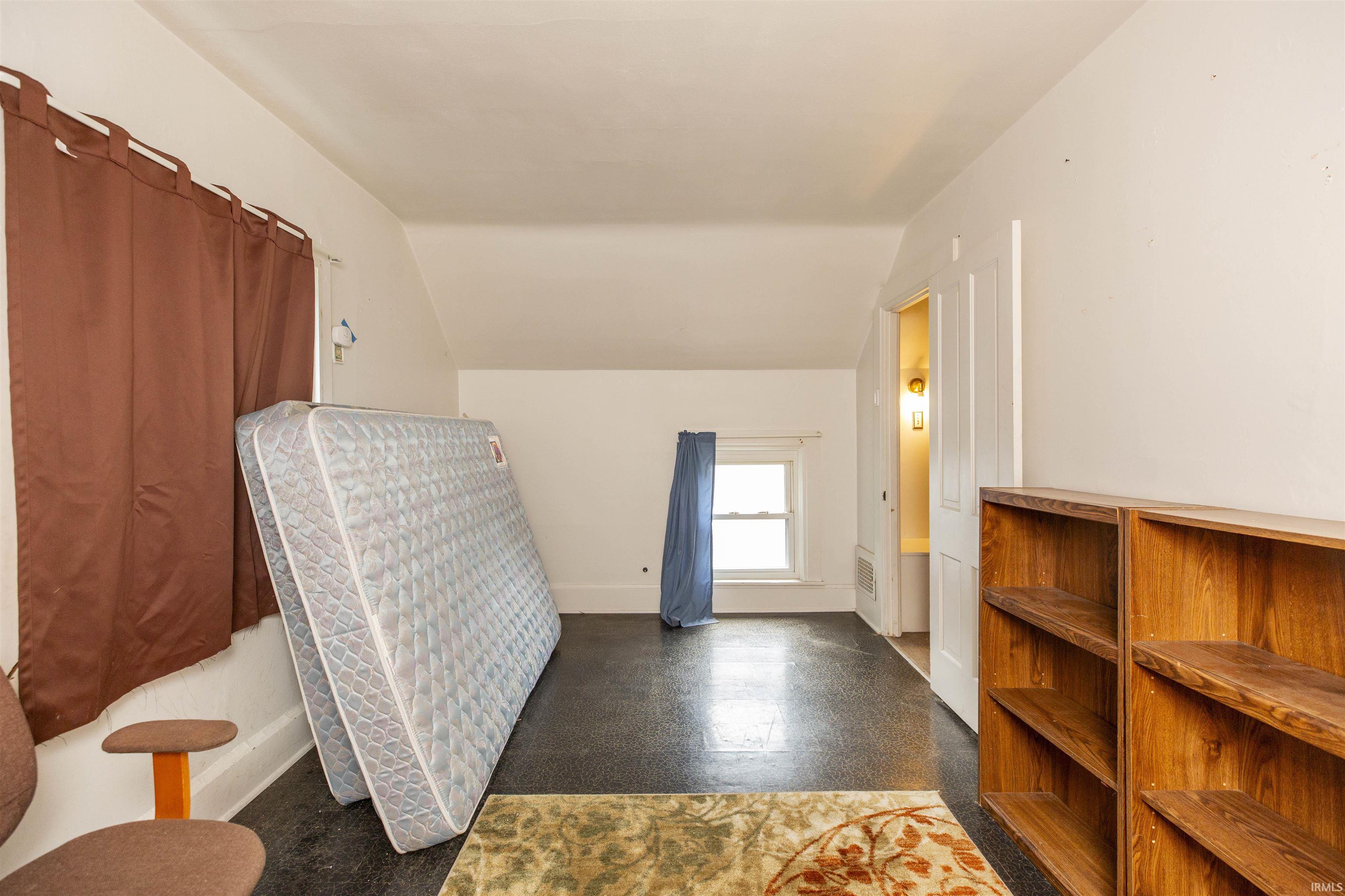 619 Maple Row