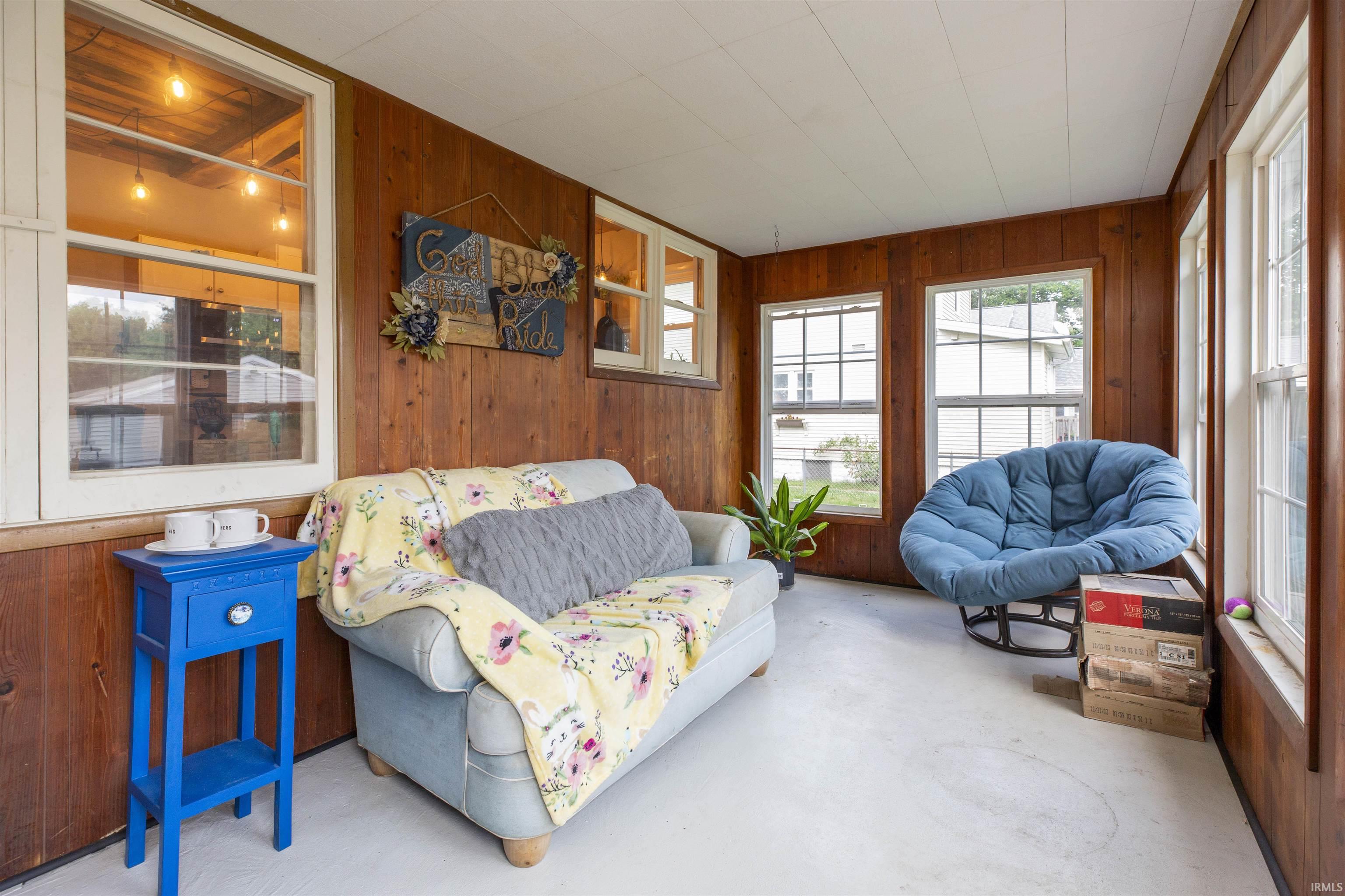 619 Maple Row