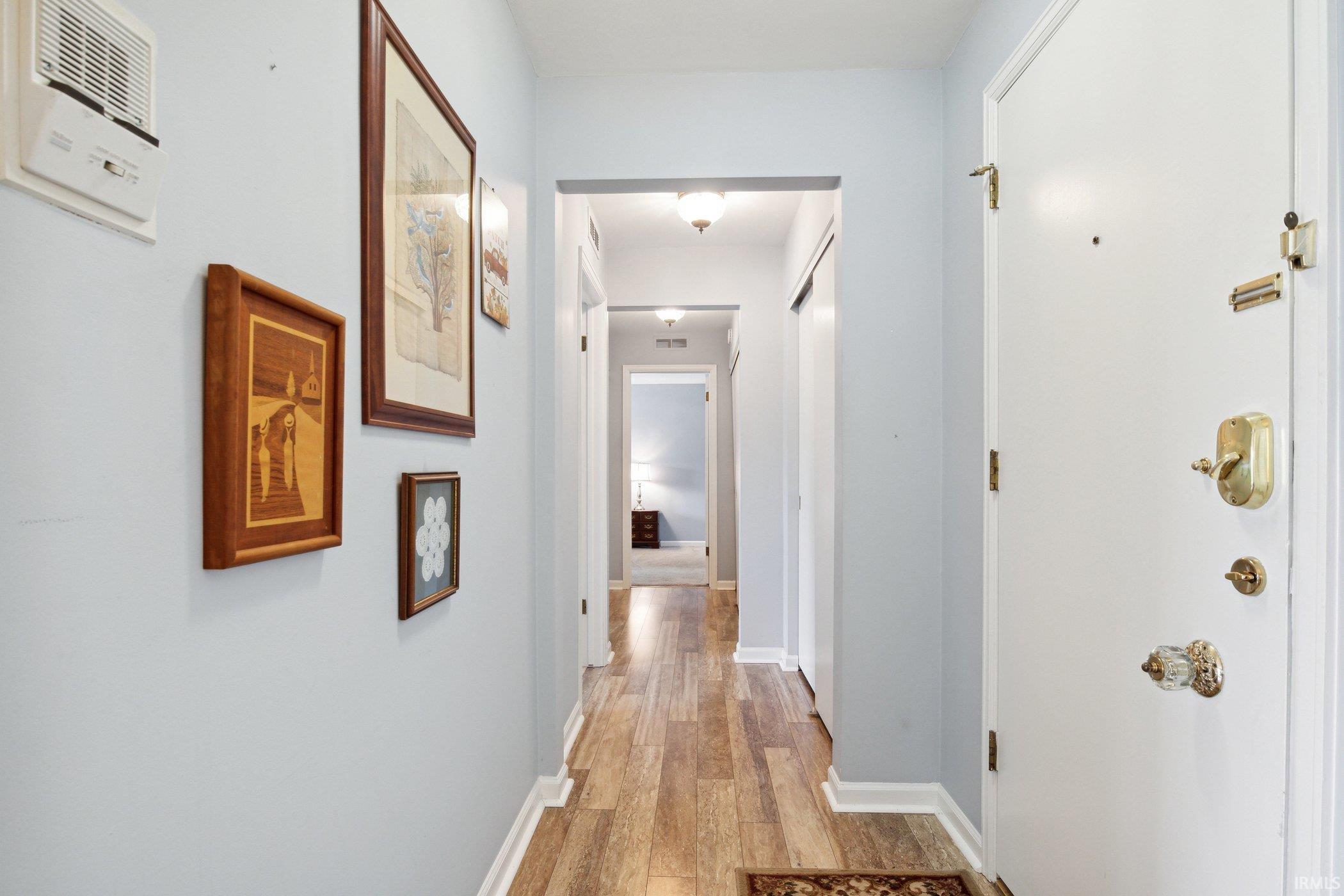 1077 Greenleaf, Apt 215