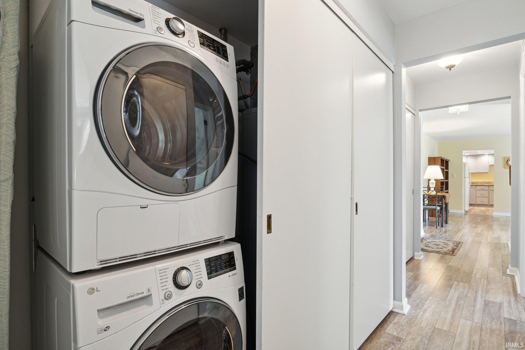 1077 Greenleaf, Apt 215