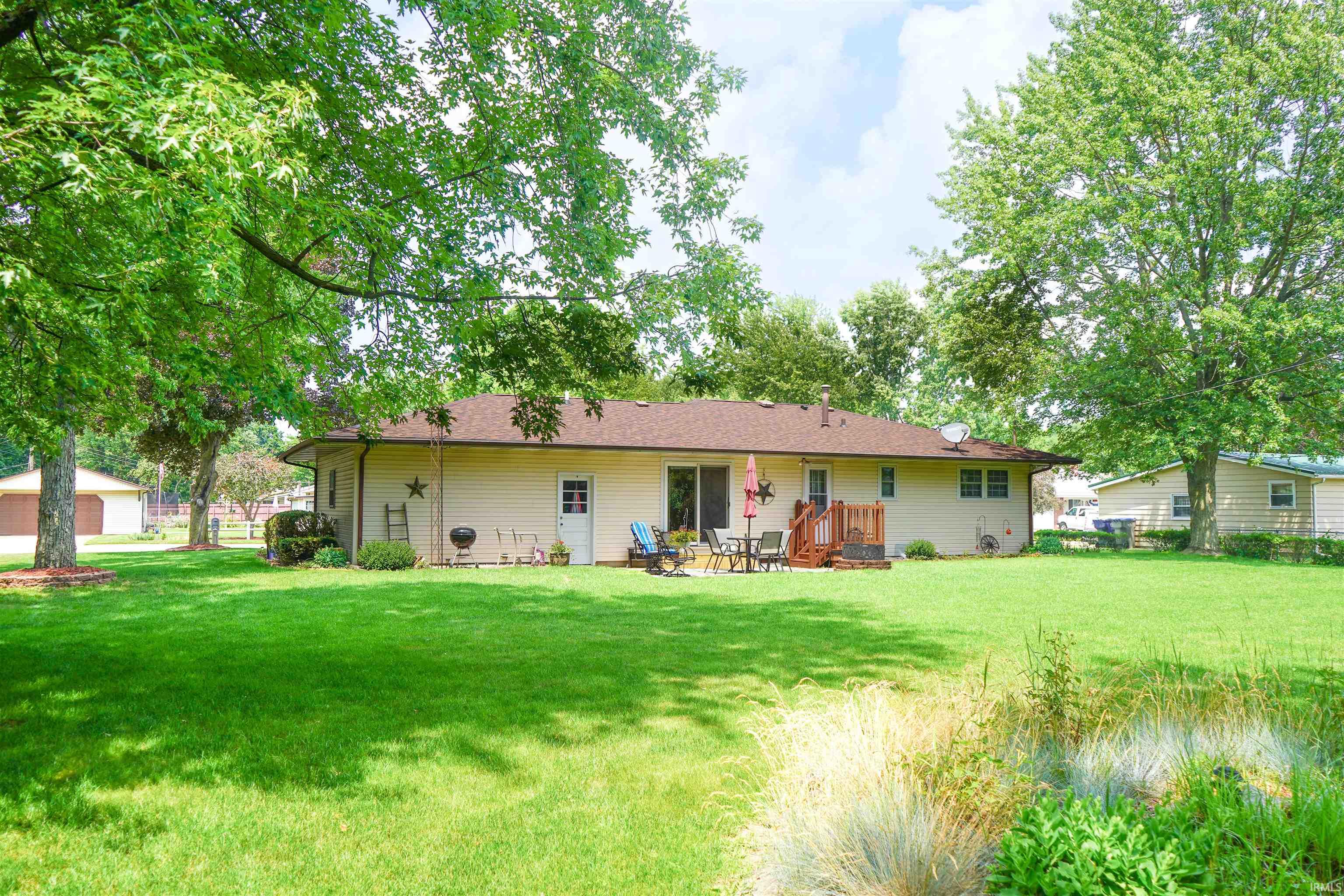 1601 Greenhill