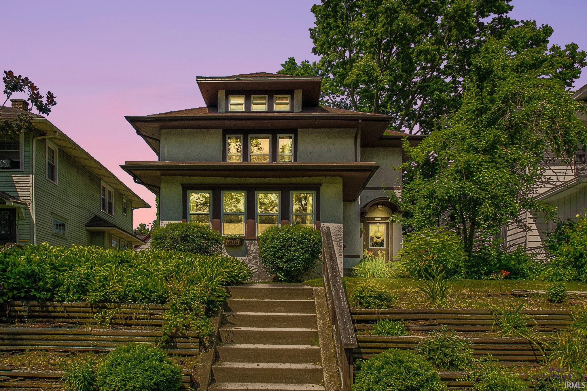 709 Riverside